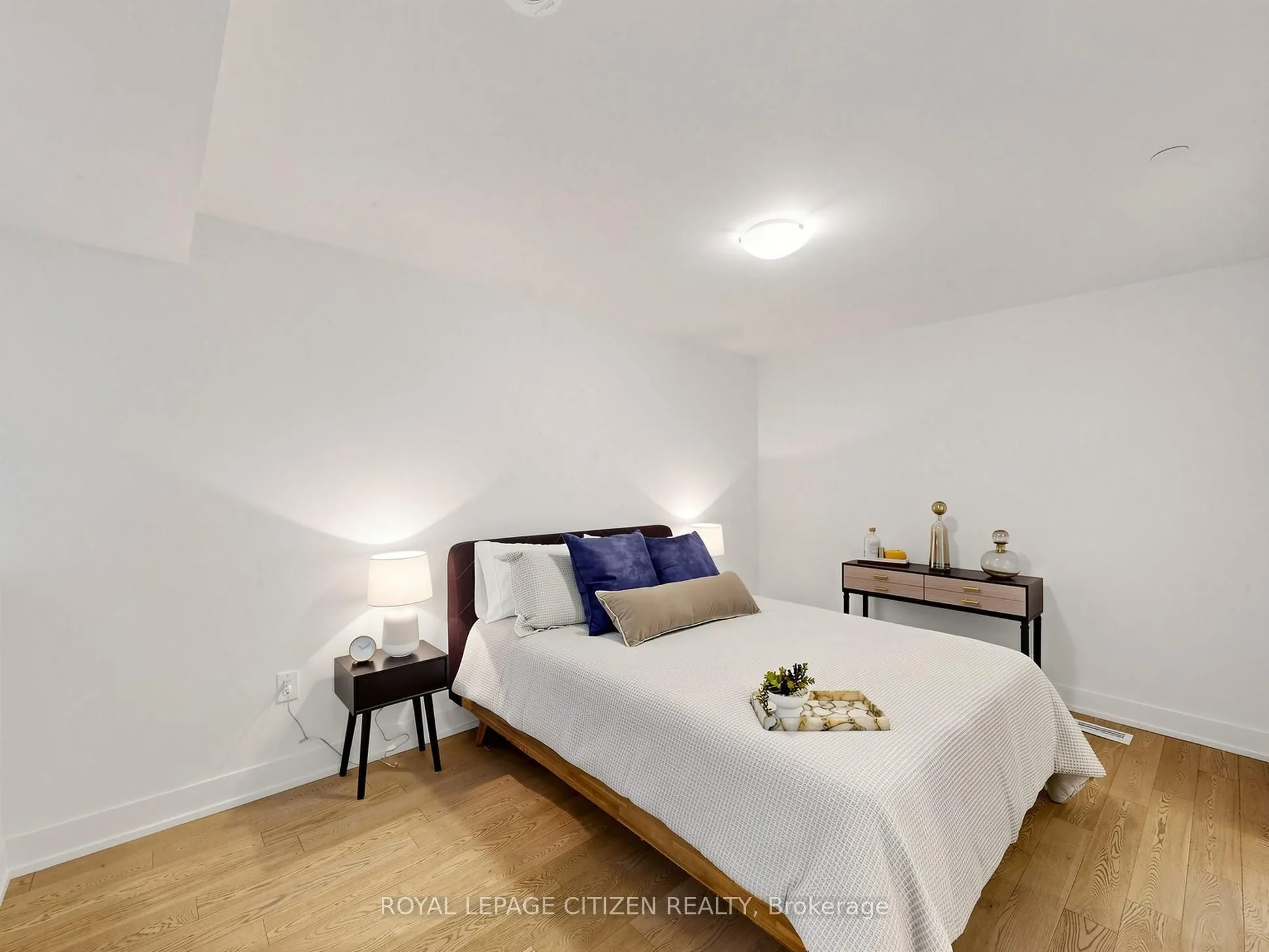 1063 Douglas McCurdy Comm #104