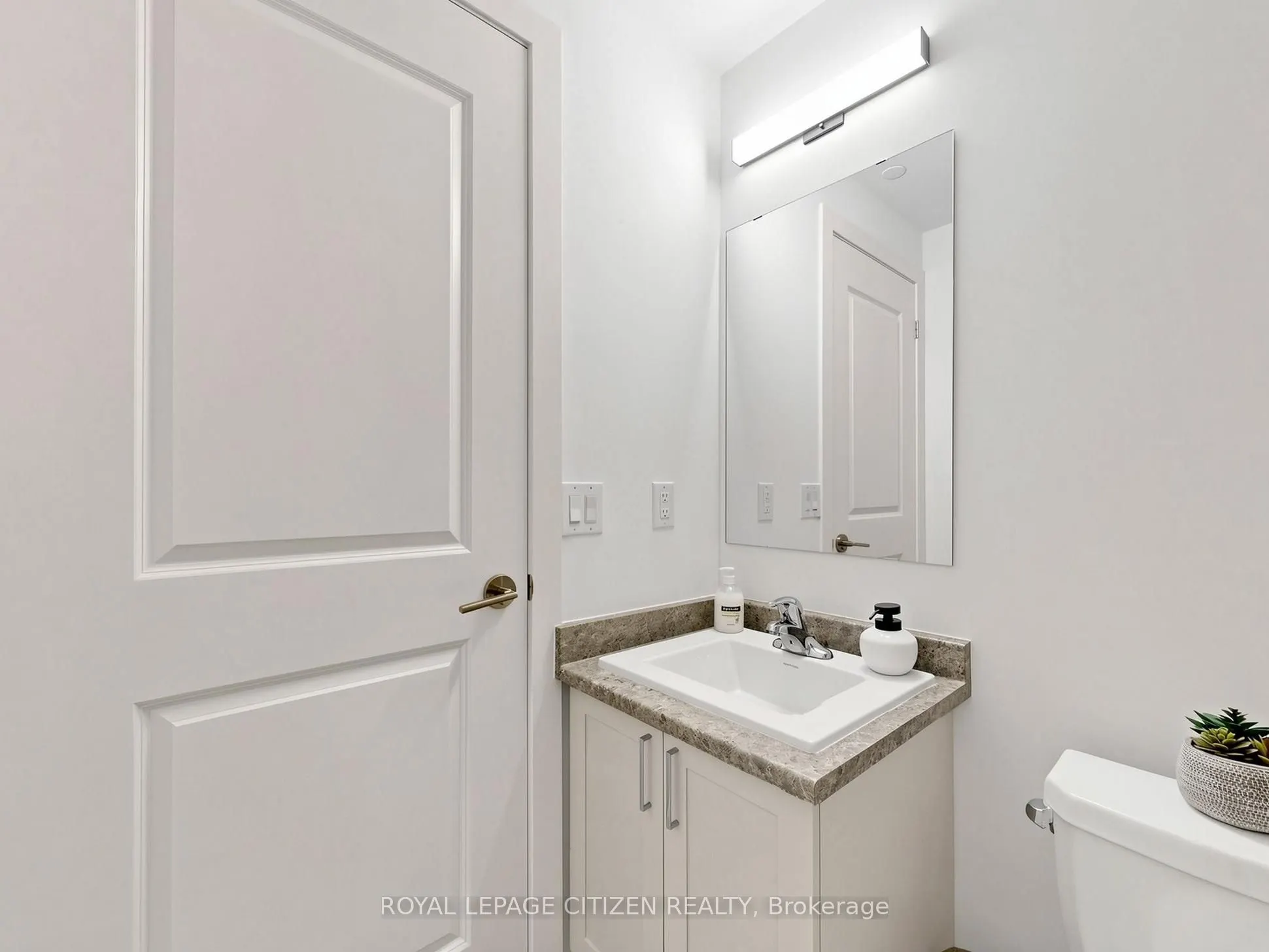 1063 Douglas McCurdy Comm #104