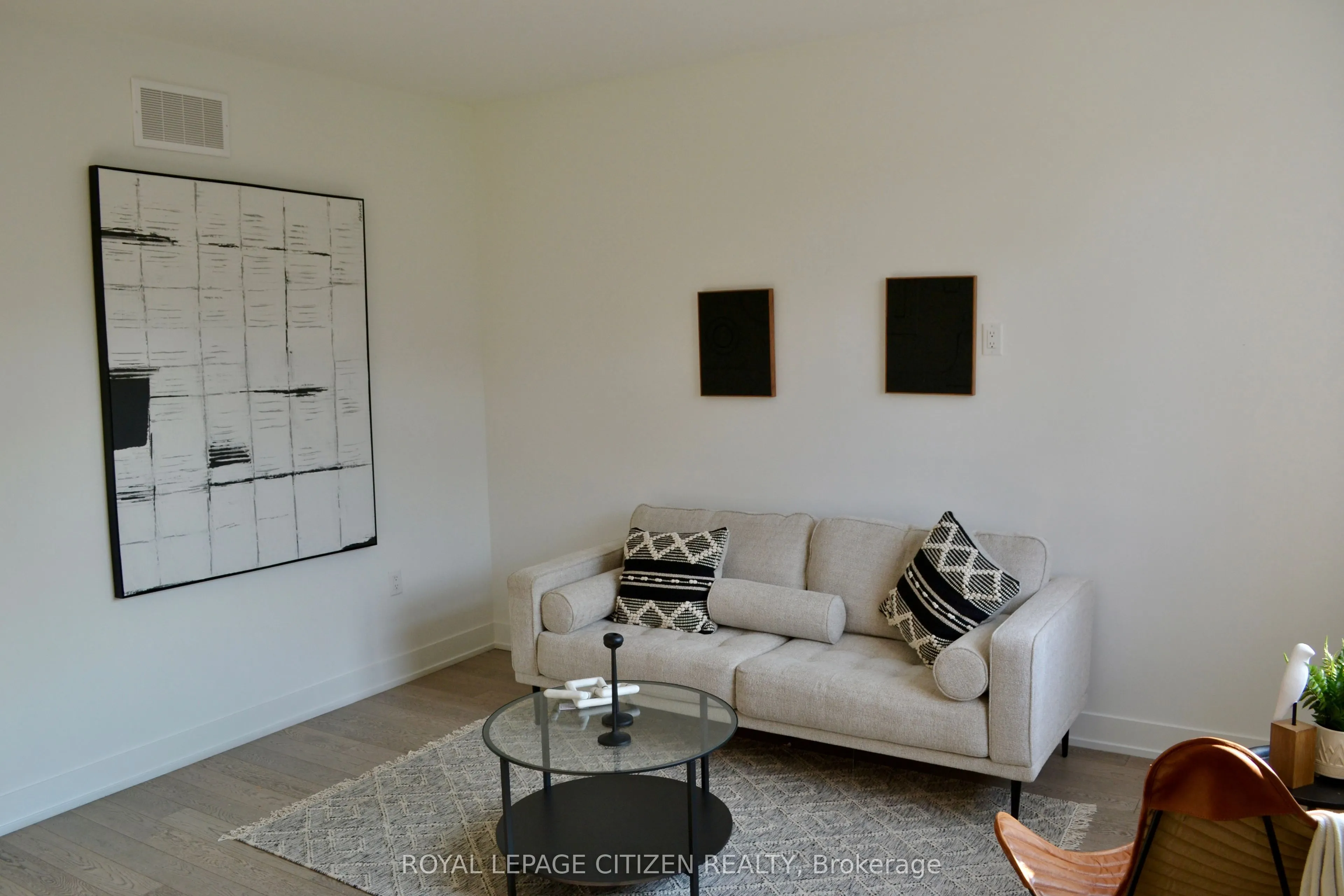 1060 Douglas Mccurdy Common #138