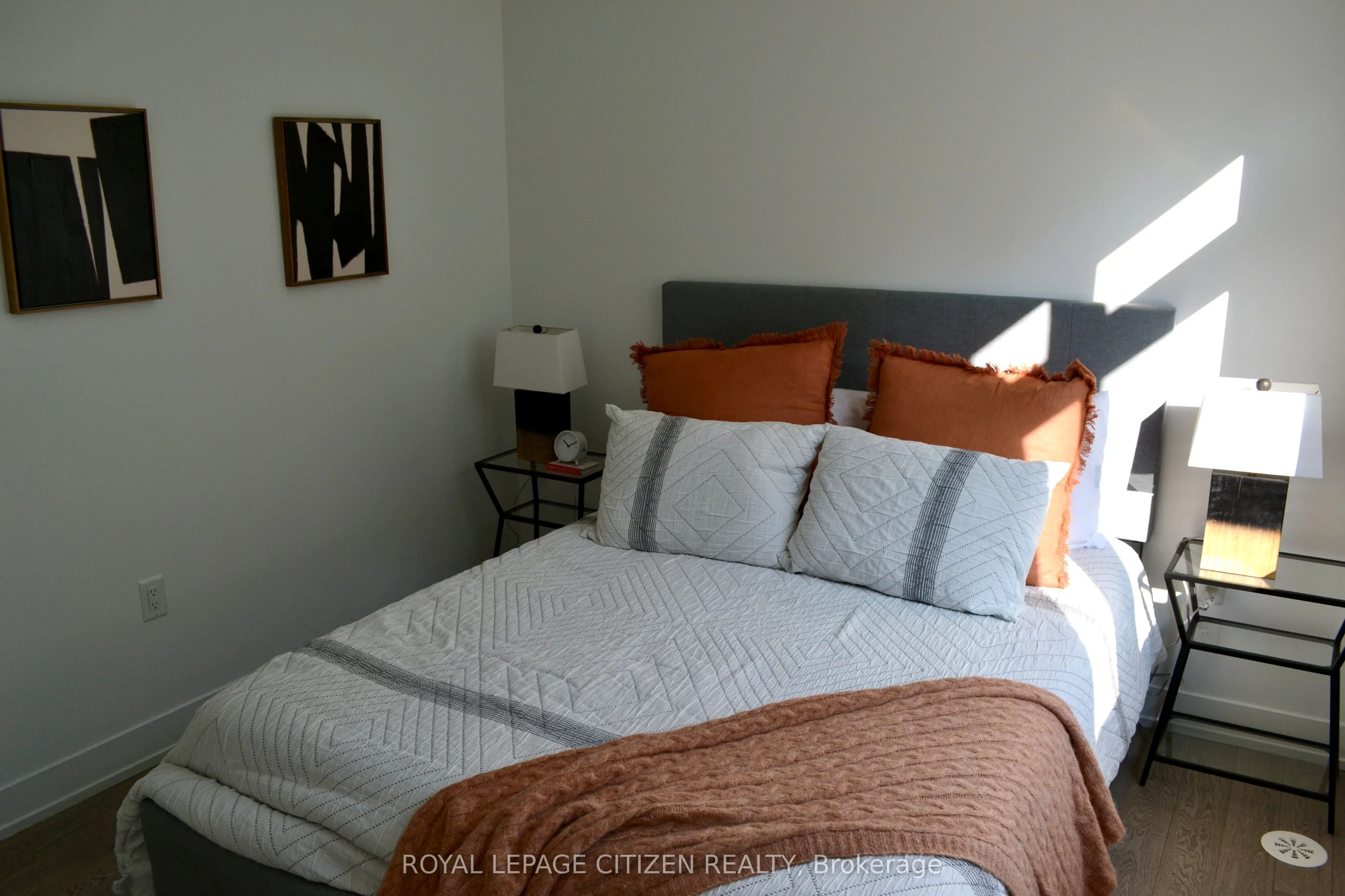 1060 Douglas Mccurdy Common #138