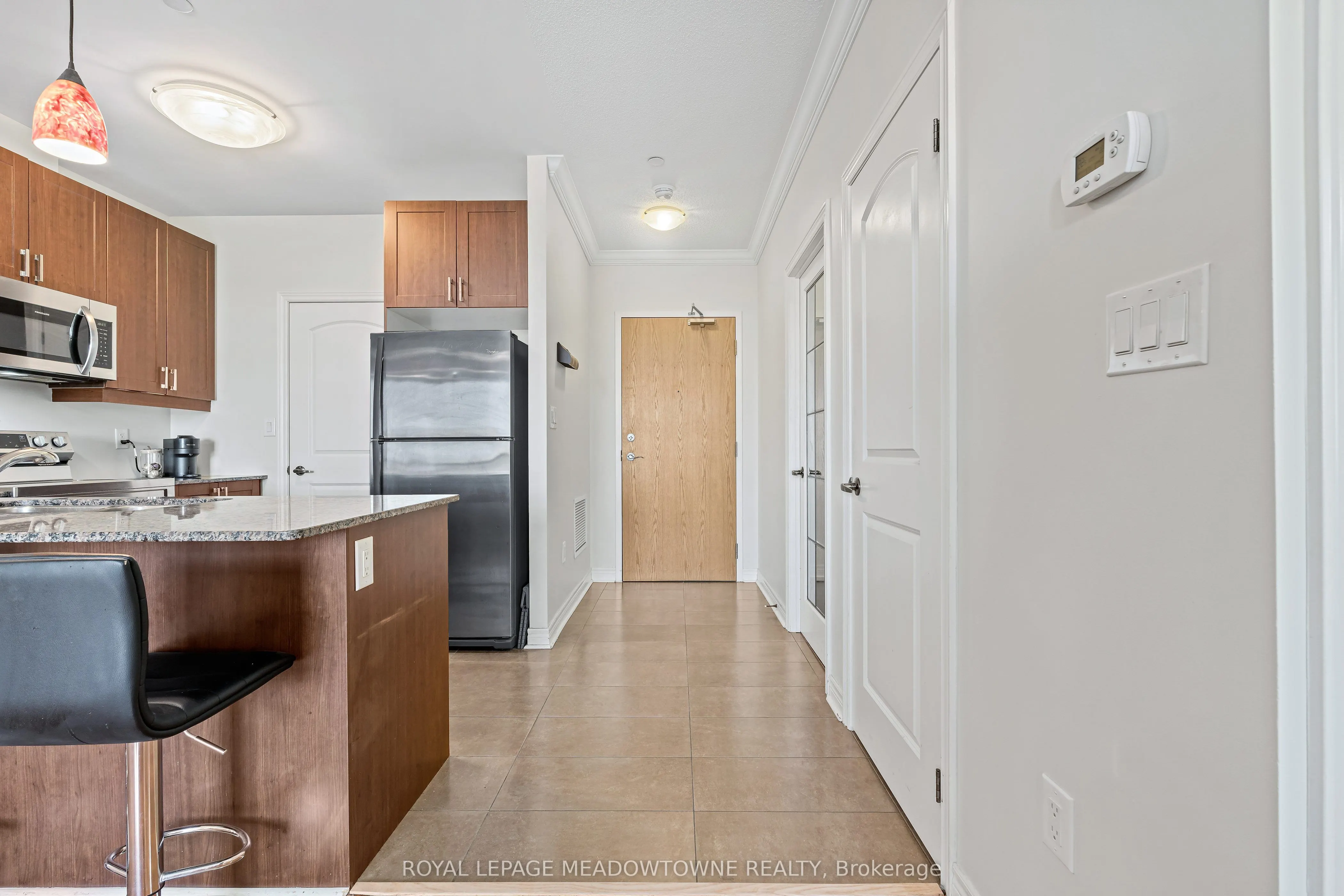 383 Main Street E #520
