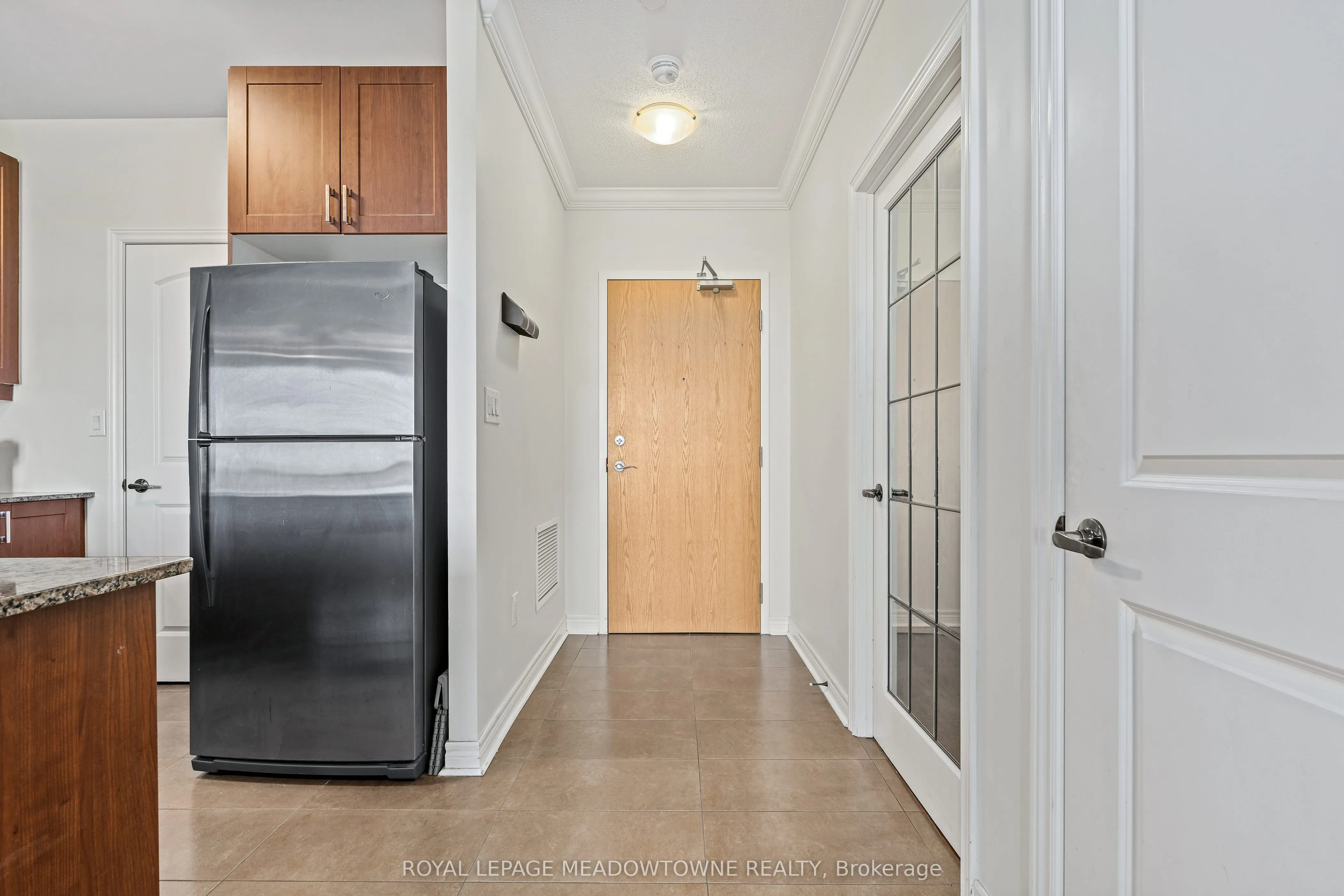 383 Main Street E #520
