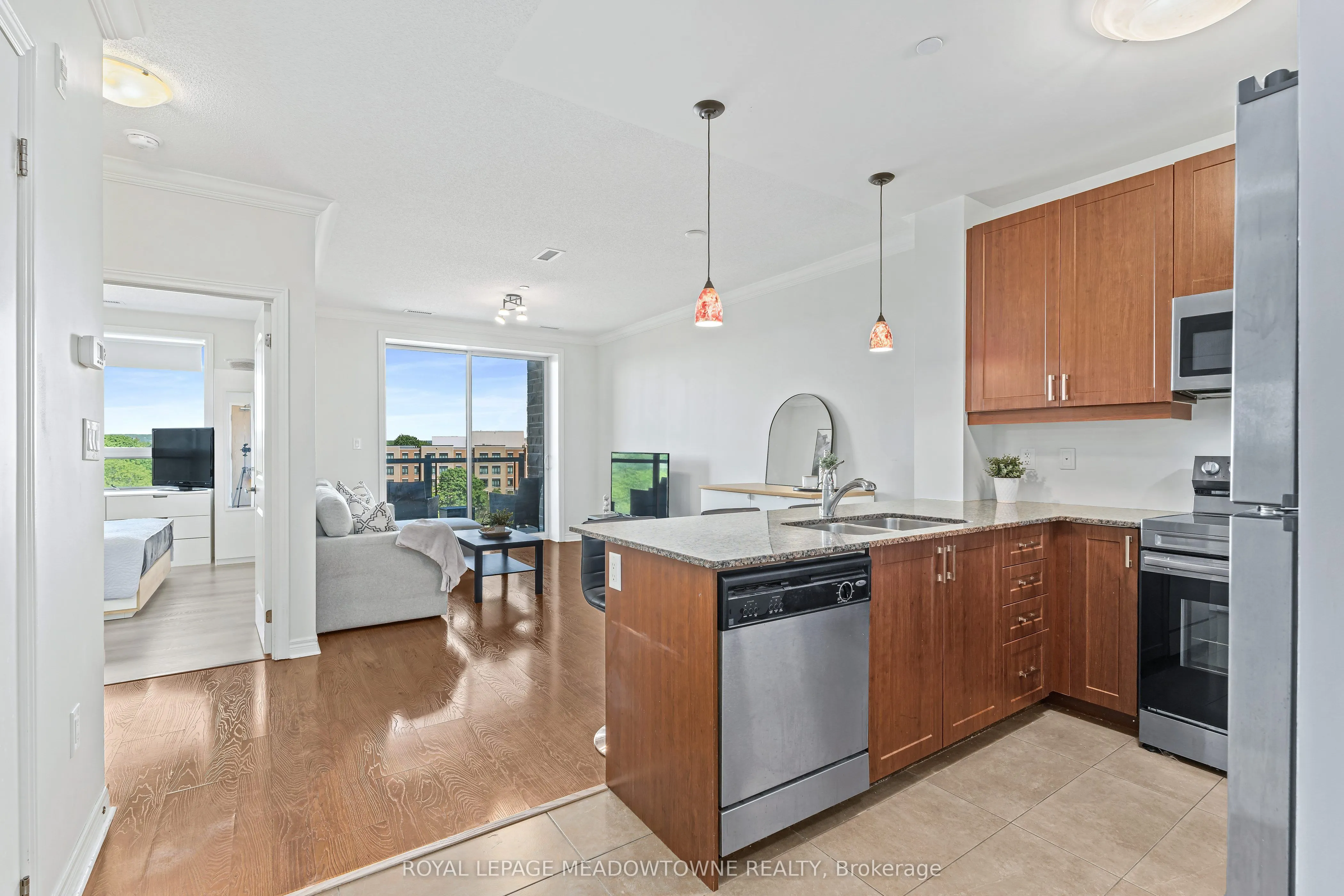 383 Main Street E #520