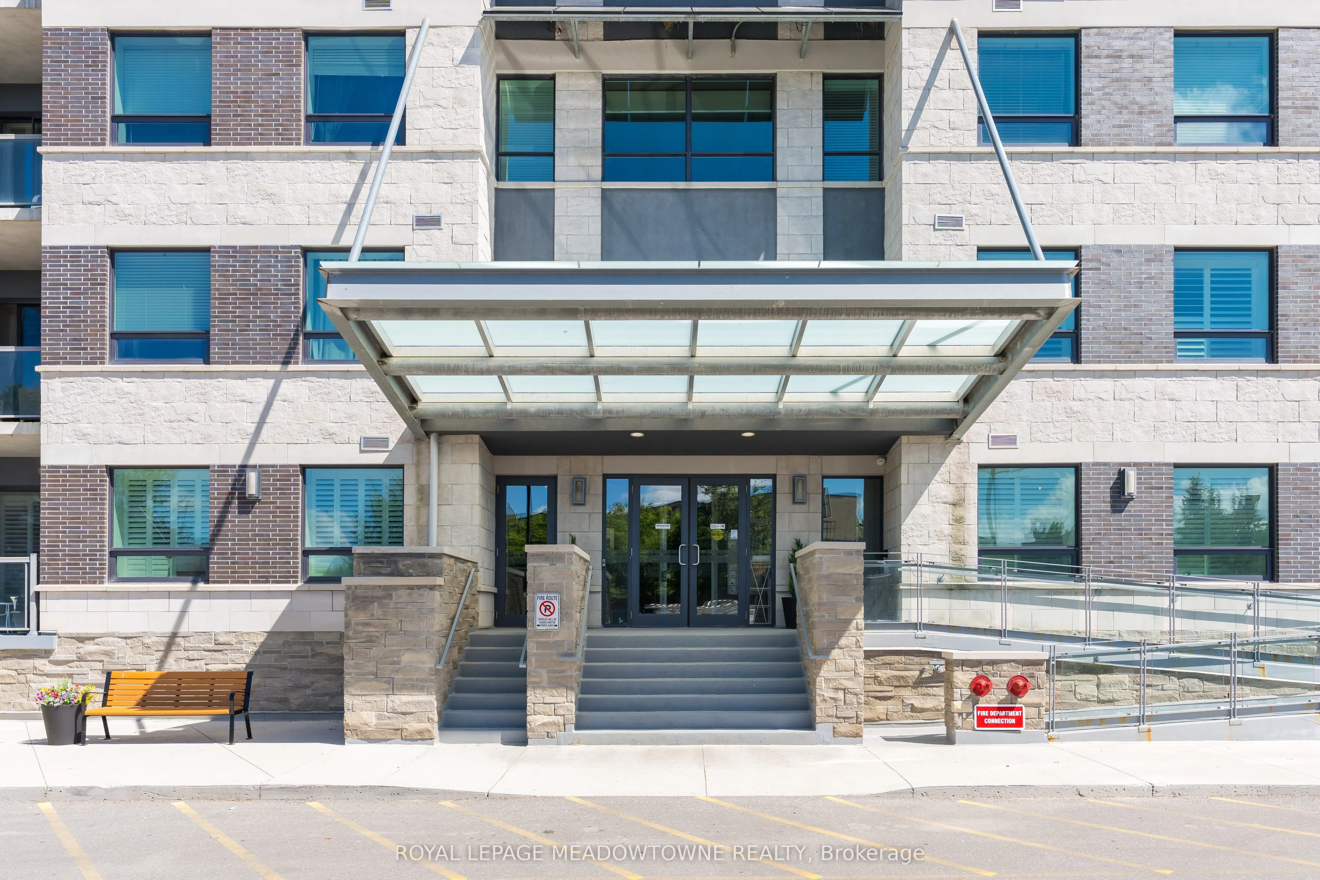 383 Main Street E #520