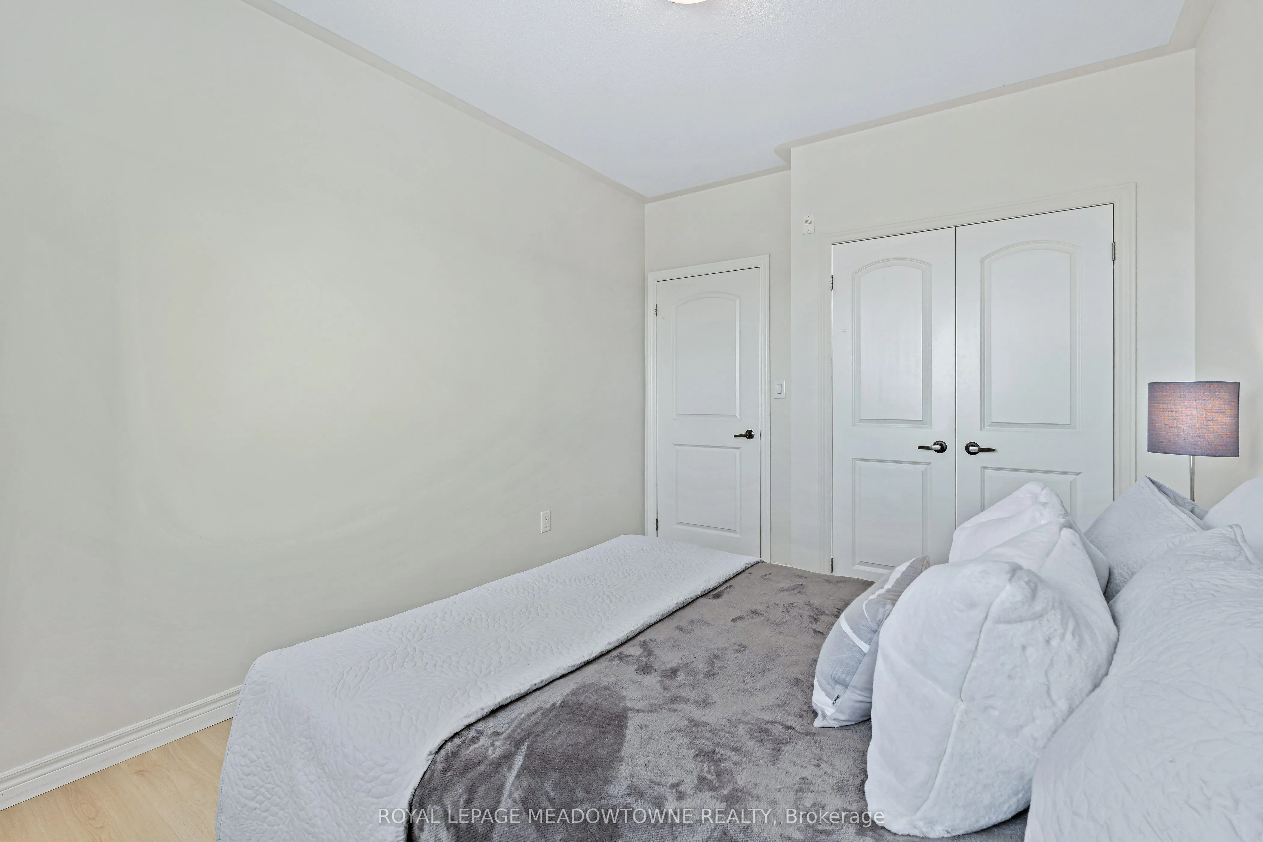 383 Main Street E #520