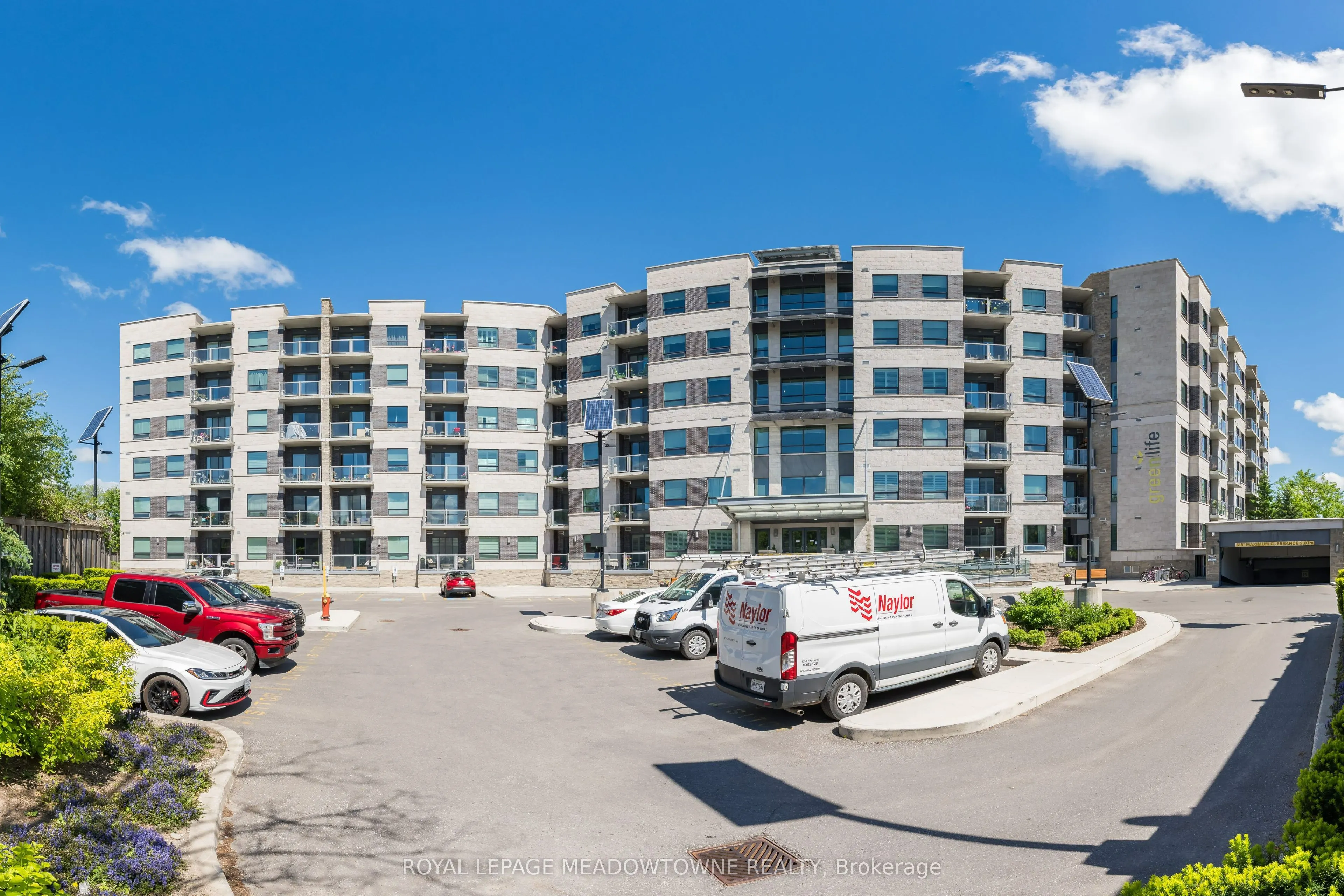383 Main Street E #520