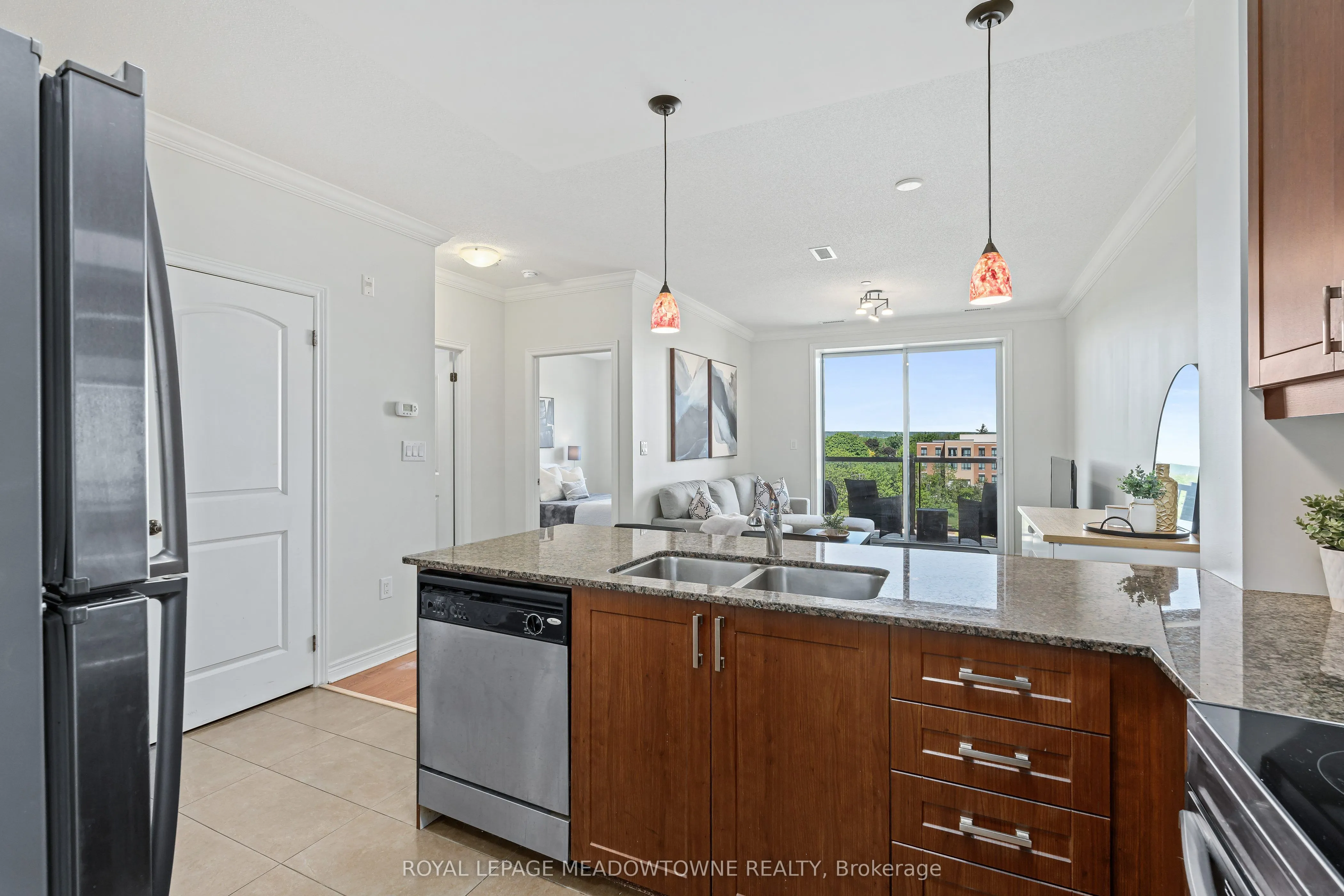 383 Main Street E #520