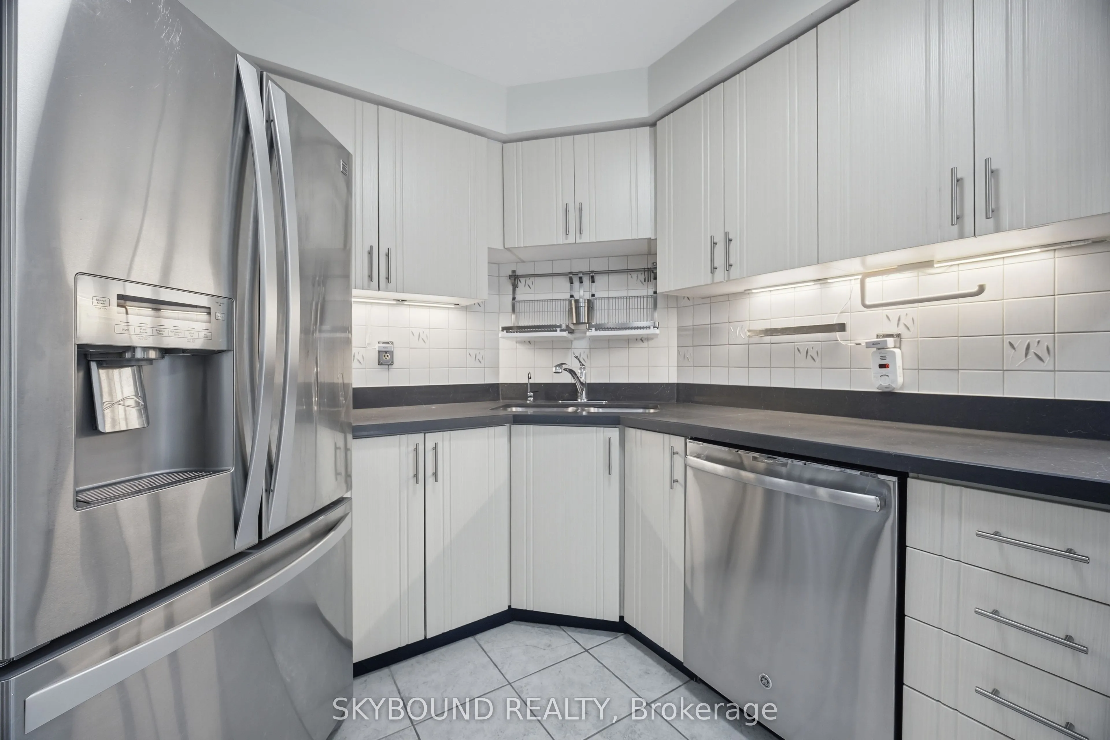 3906 Zenith Court