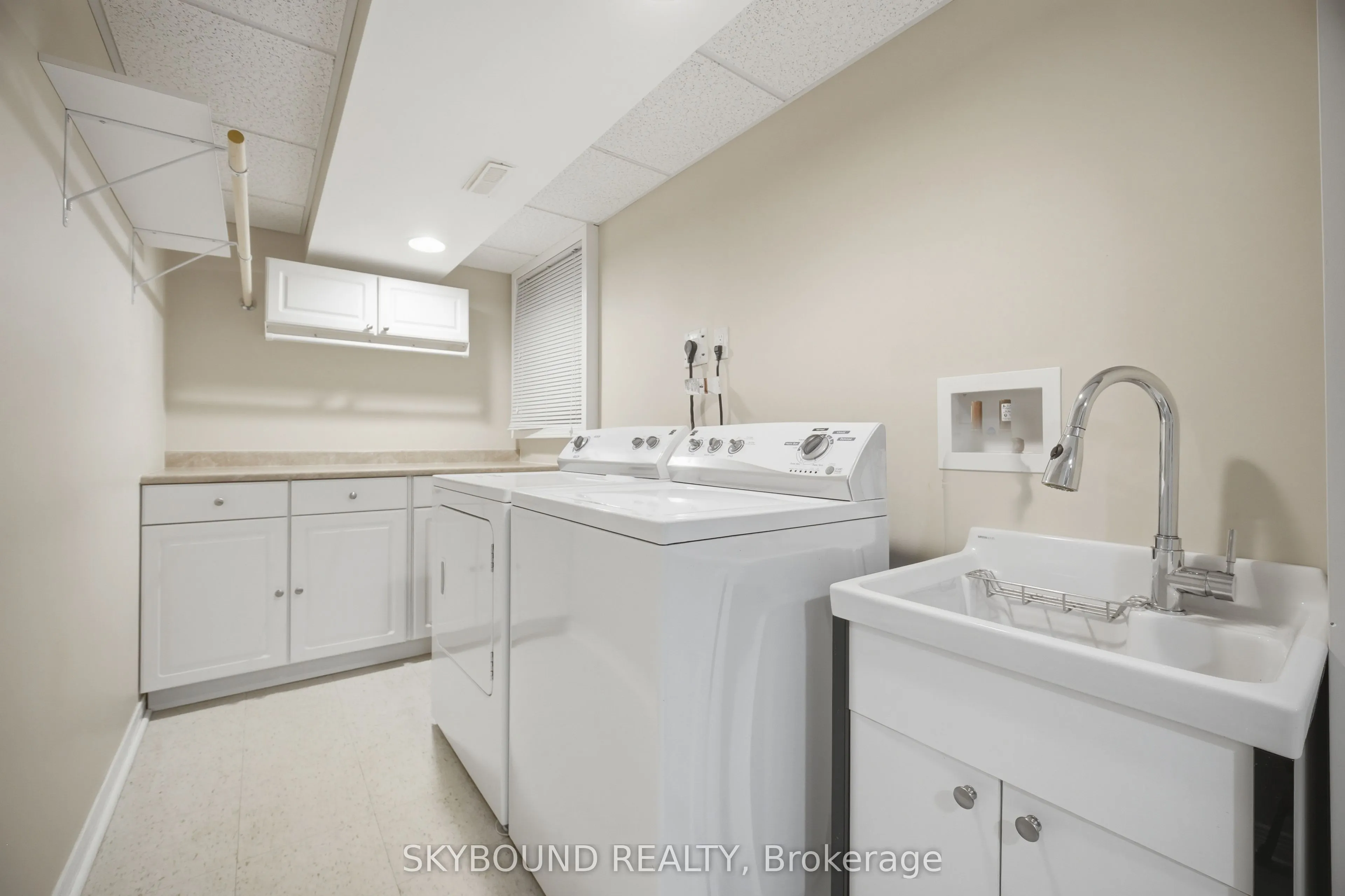 3906 Zenith Court