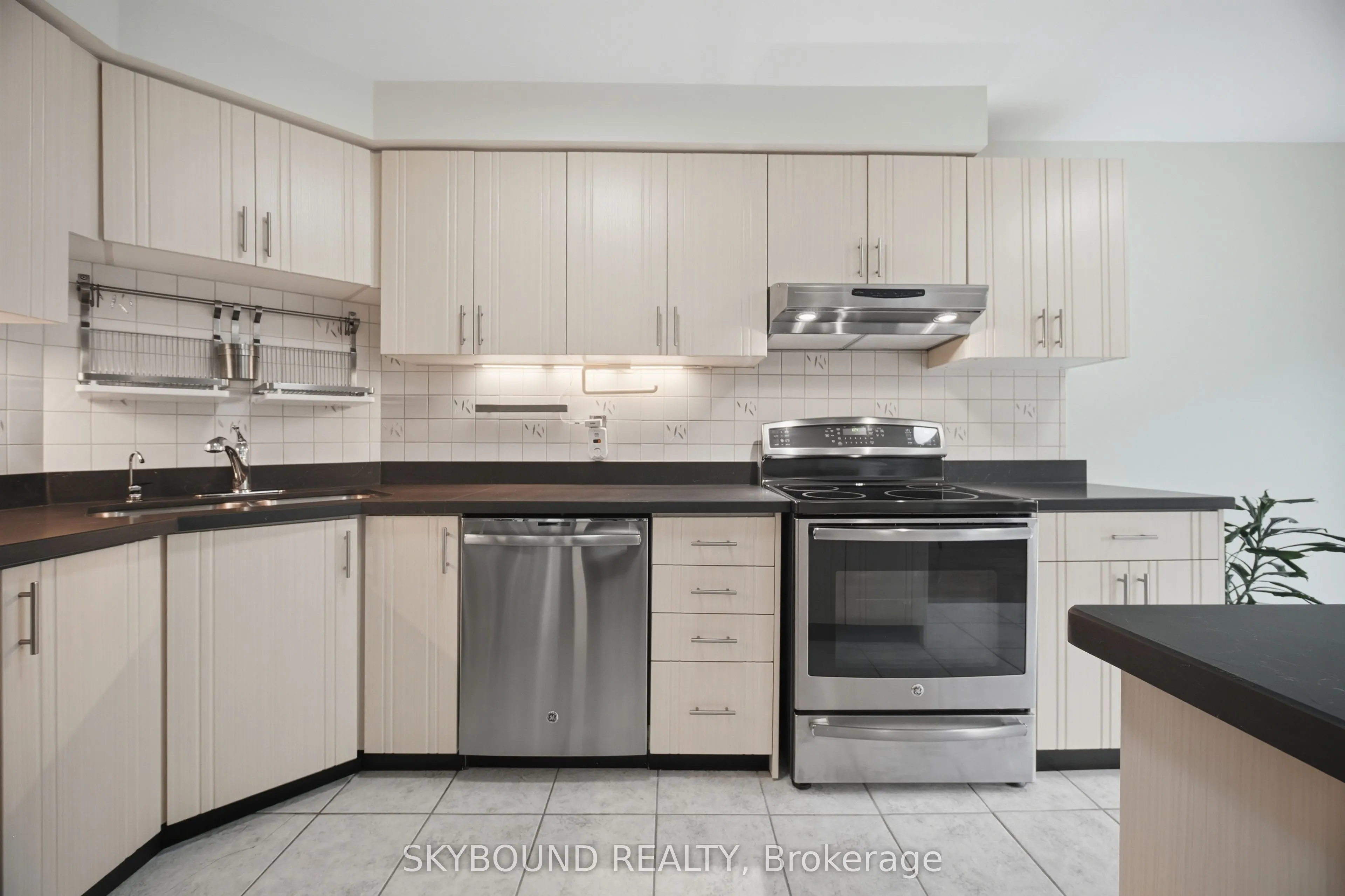 3906 Zenith Court