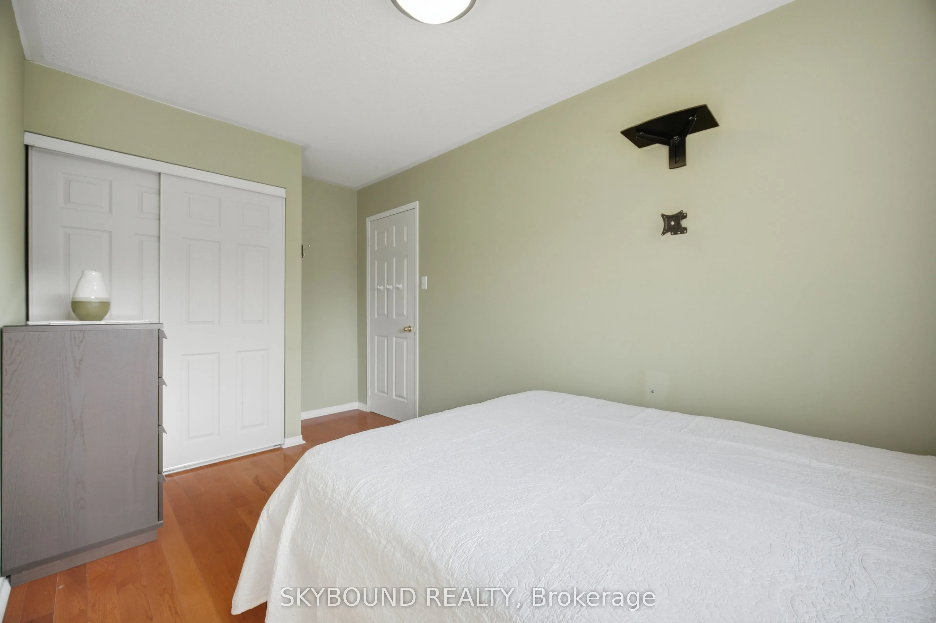 3906 Zenith Court