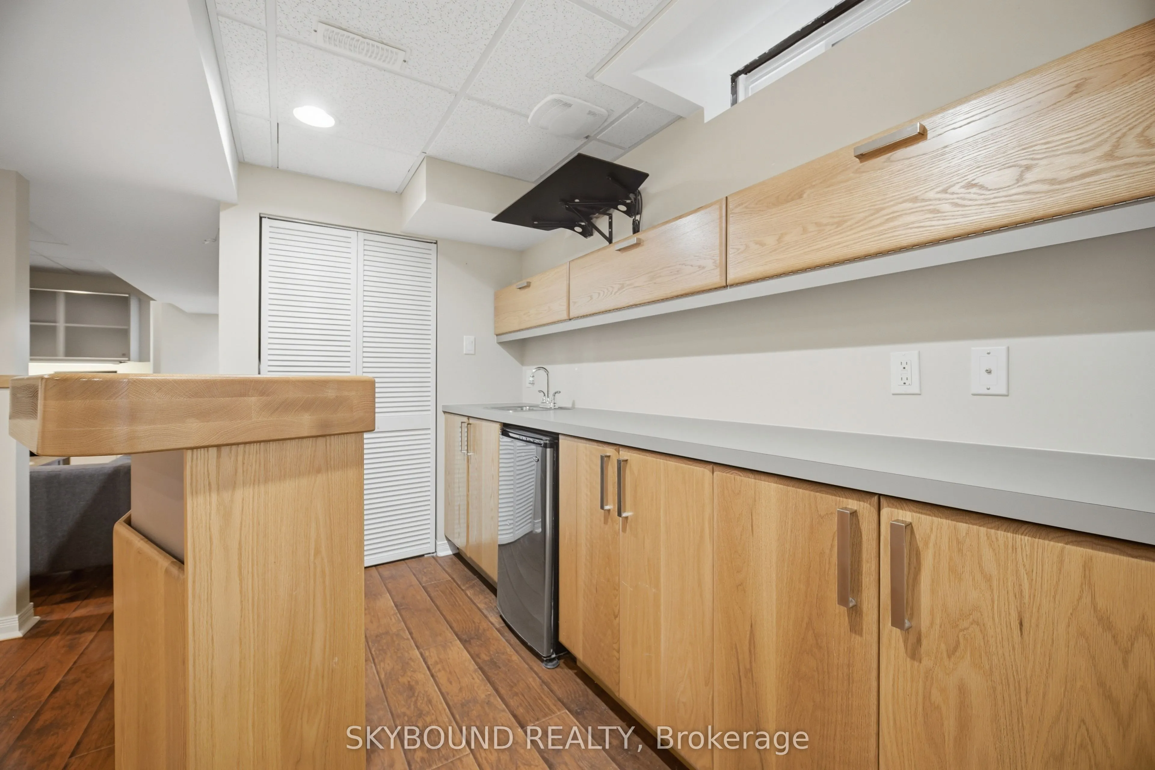 3906 Zenith Court