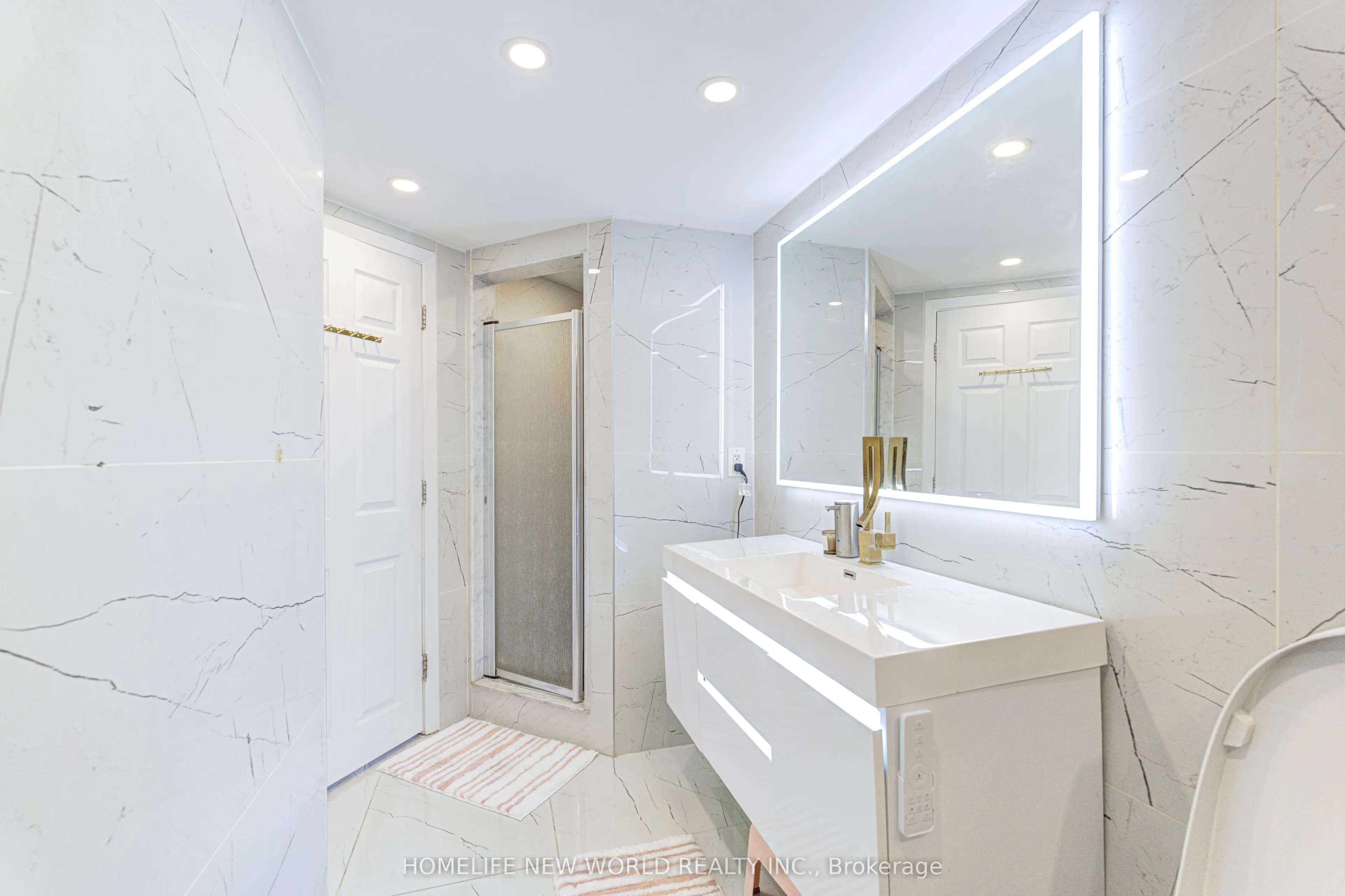 45 Kingsbridge Garden Circle #2704