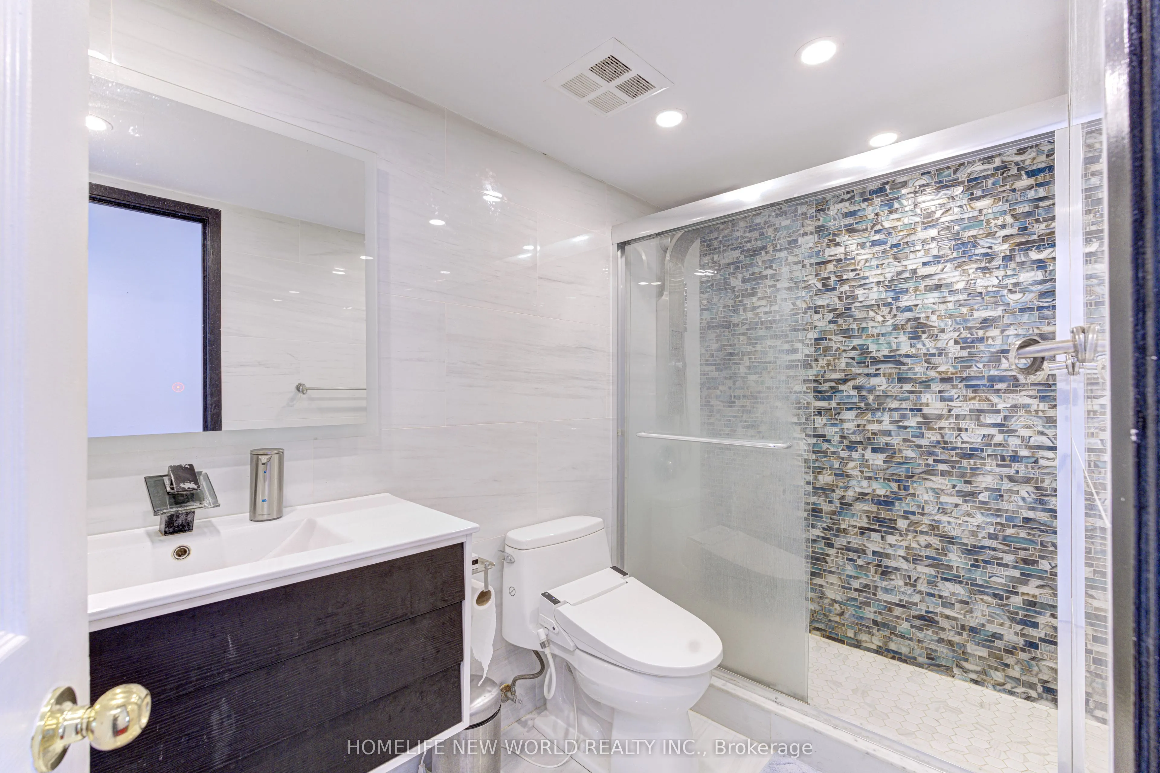 45 Kingsbridge Garden Circle #2704