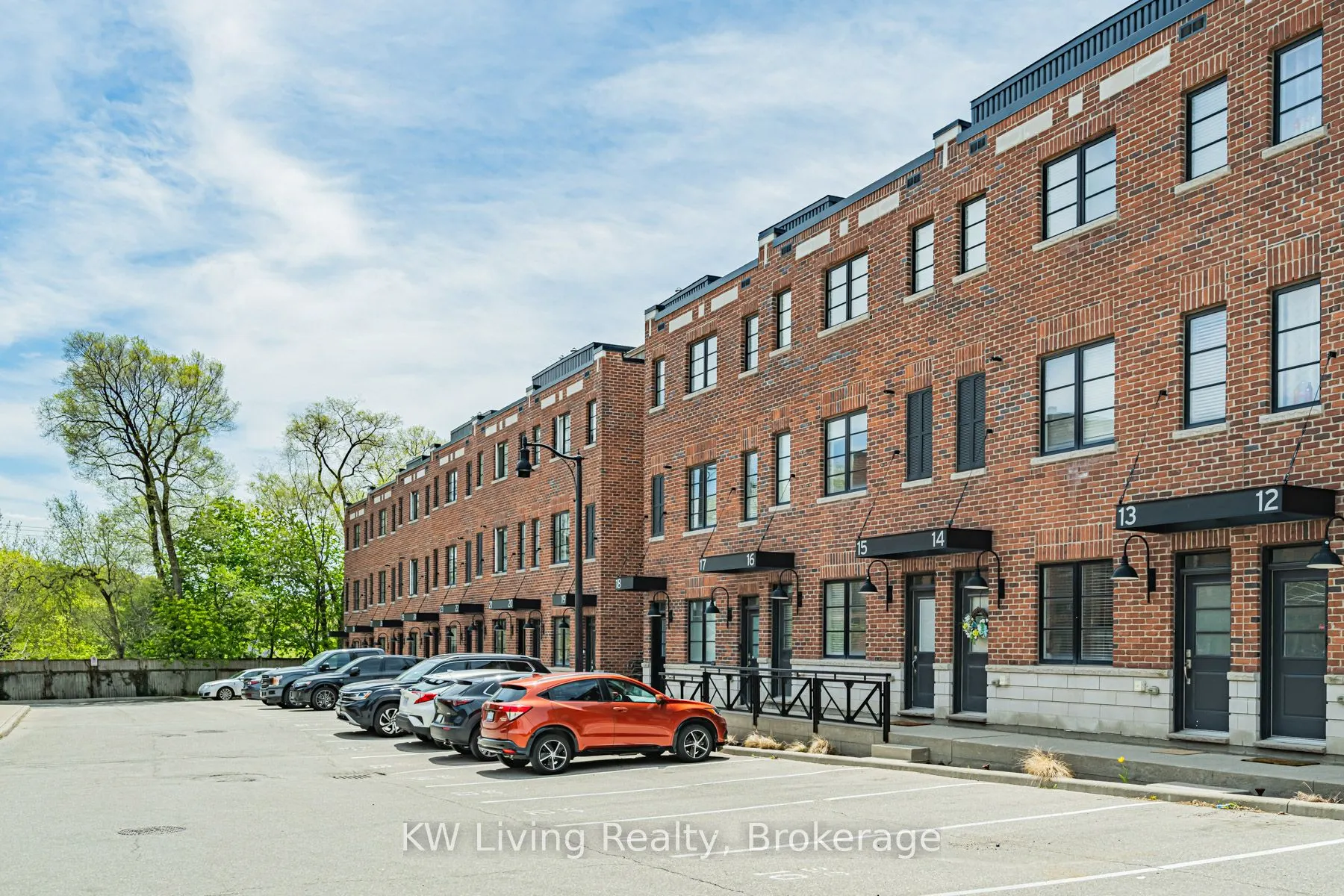 70 Plains Road W #18