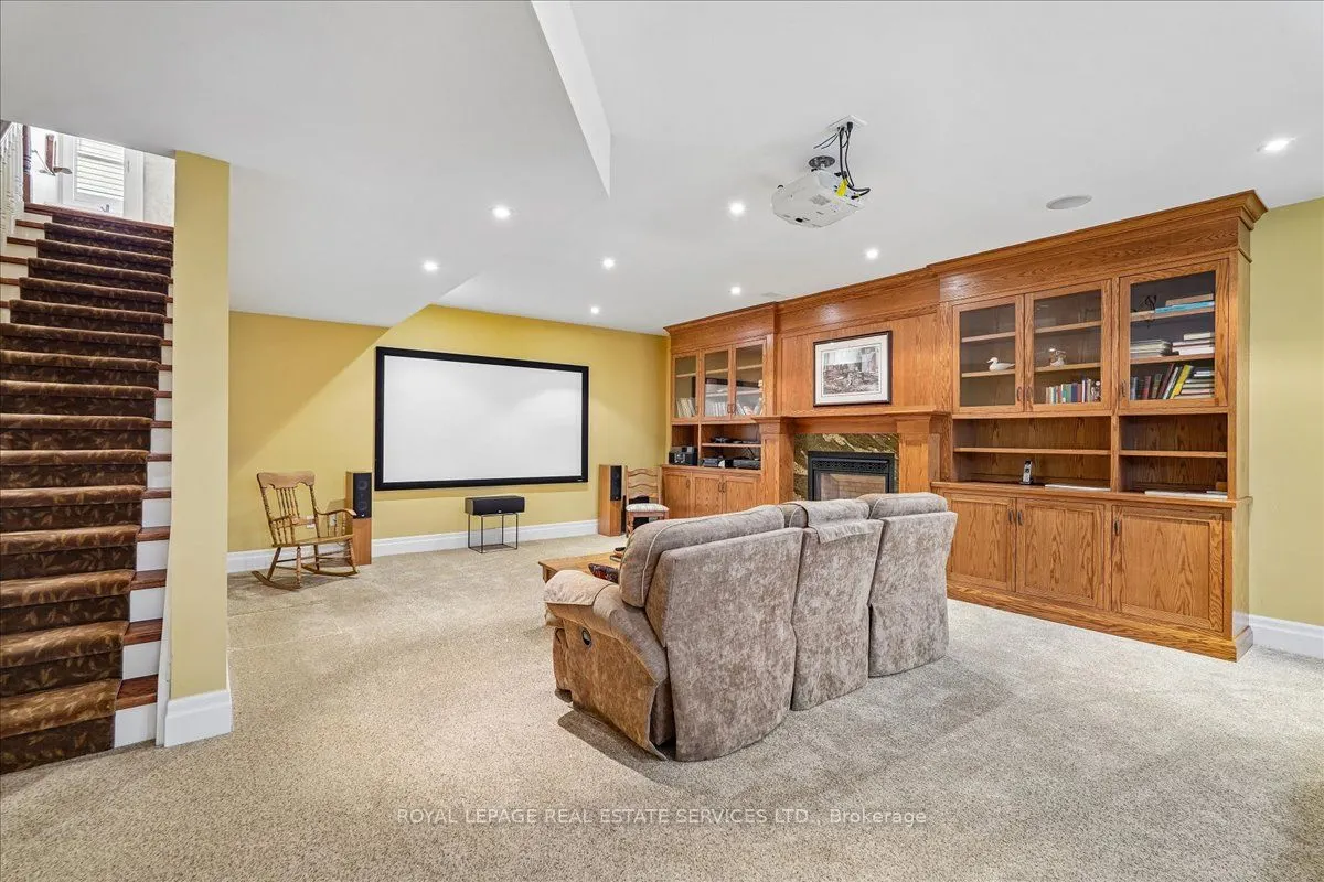 1726 The Pines