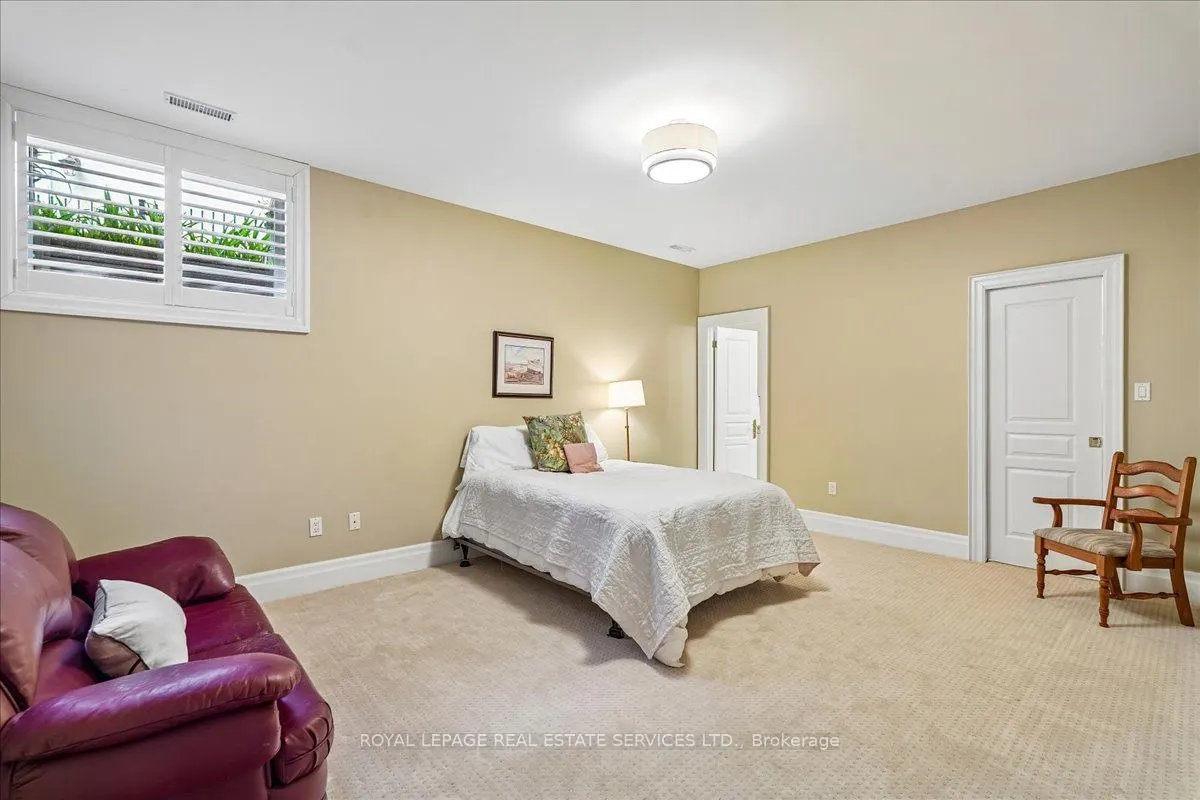 1726 The Pines