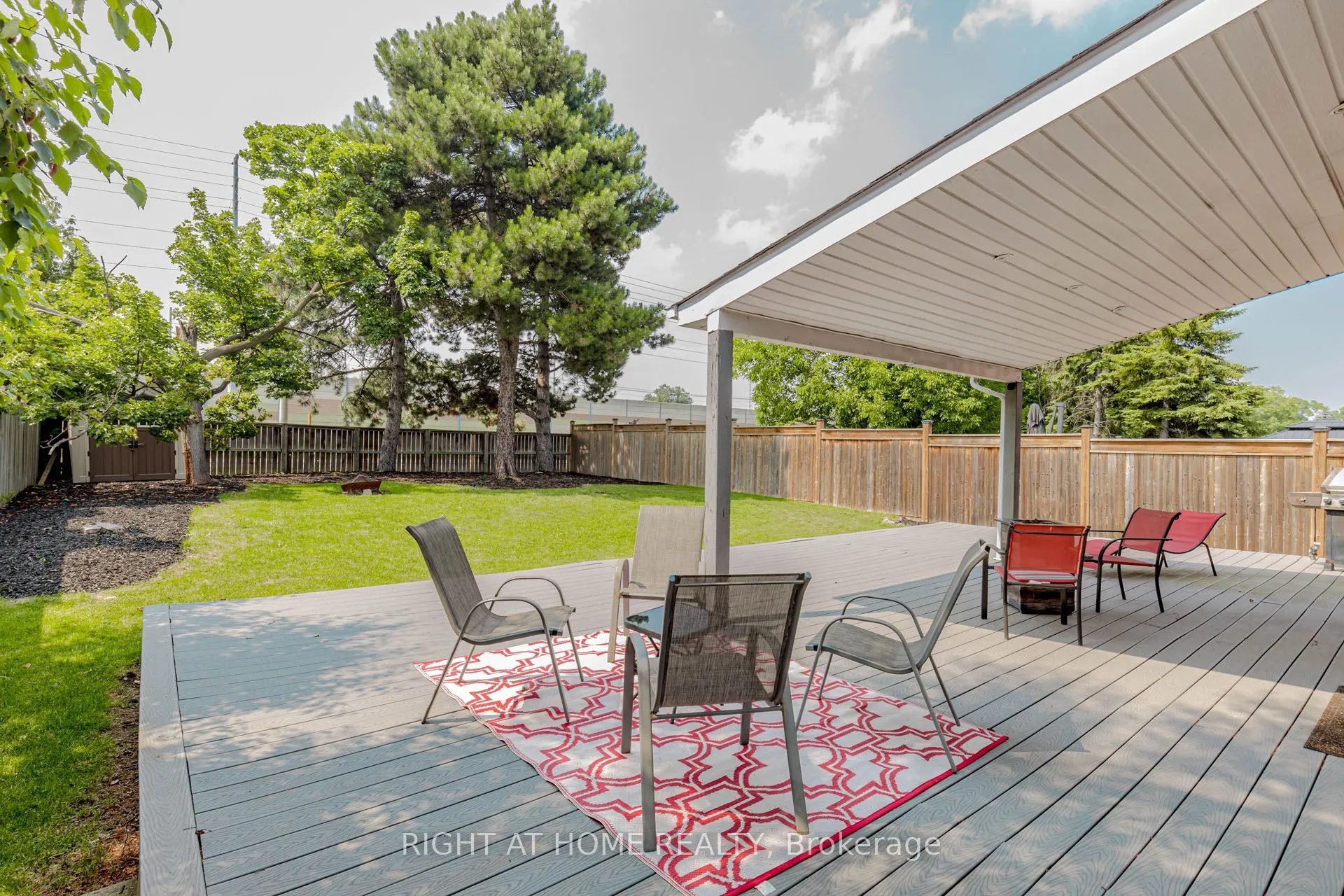 1073 Mesa Crescent