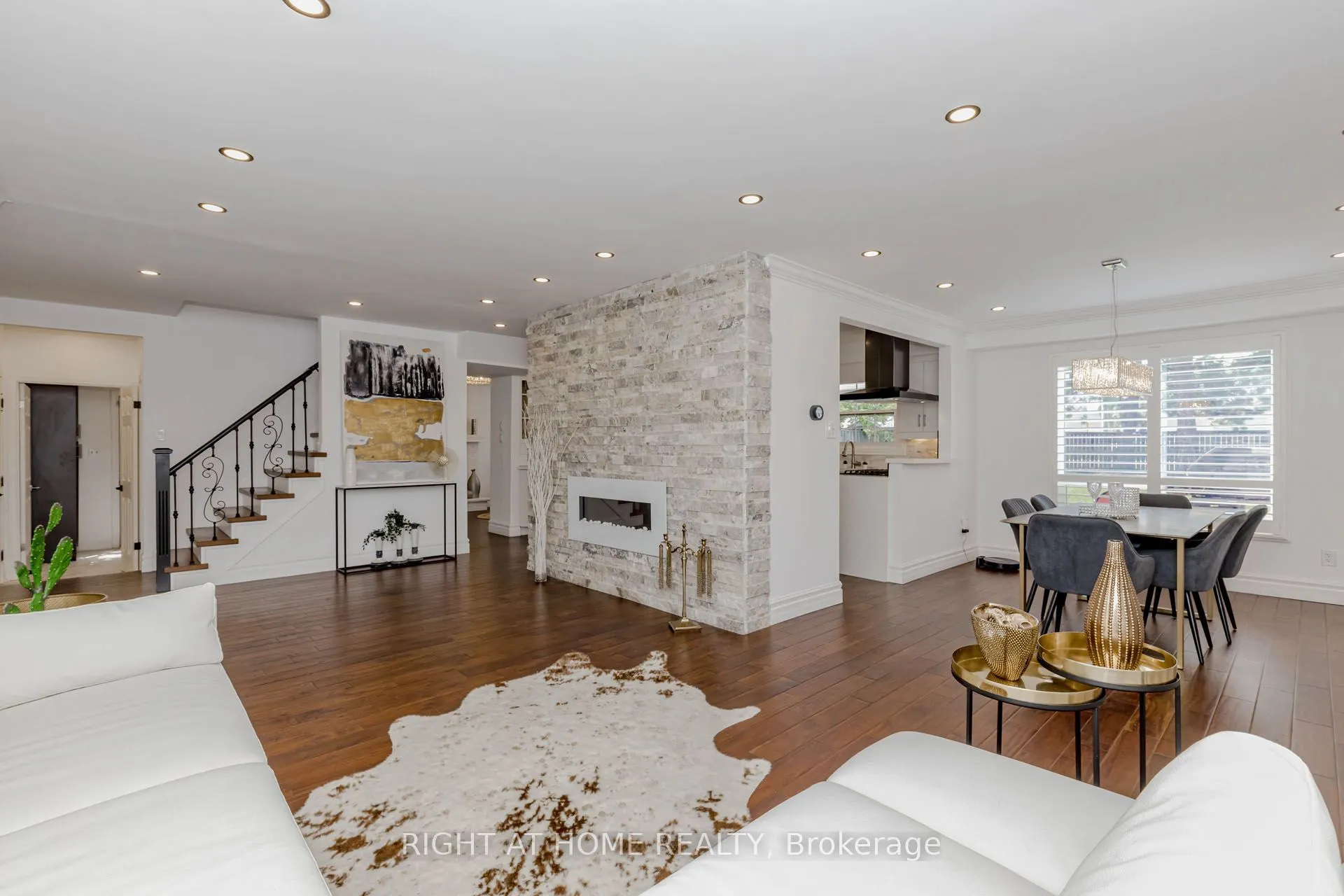 1073 Mesa Crescent