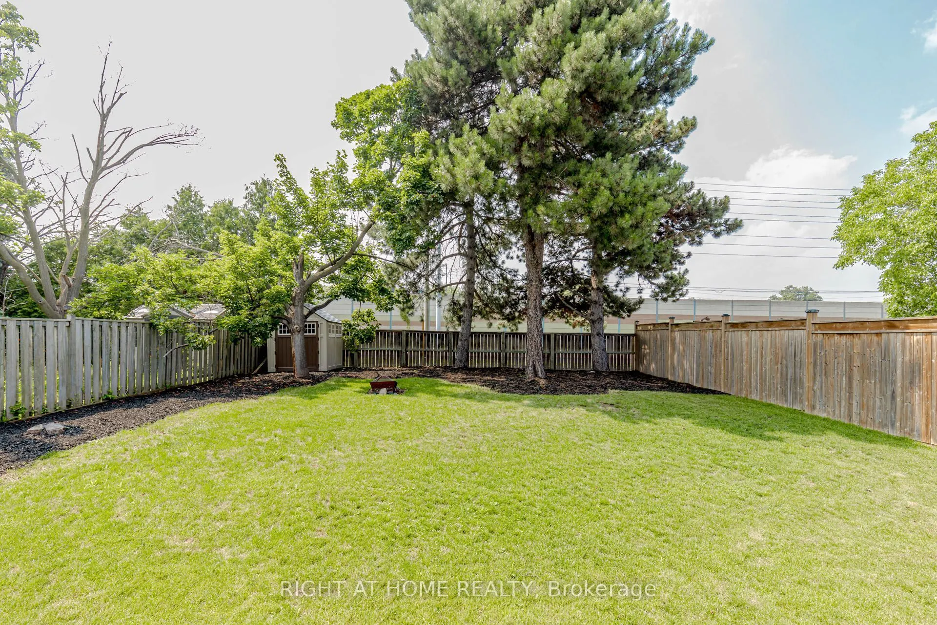 1073 Mesa Crescent