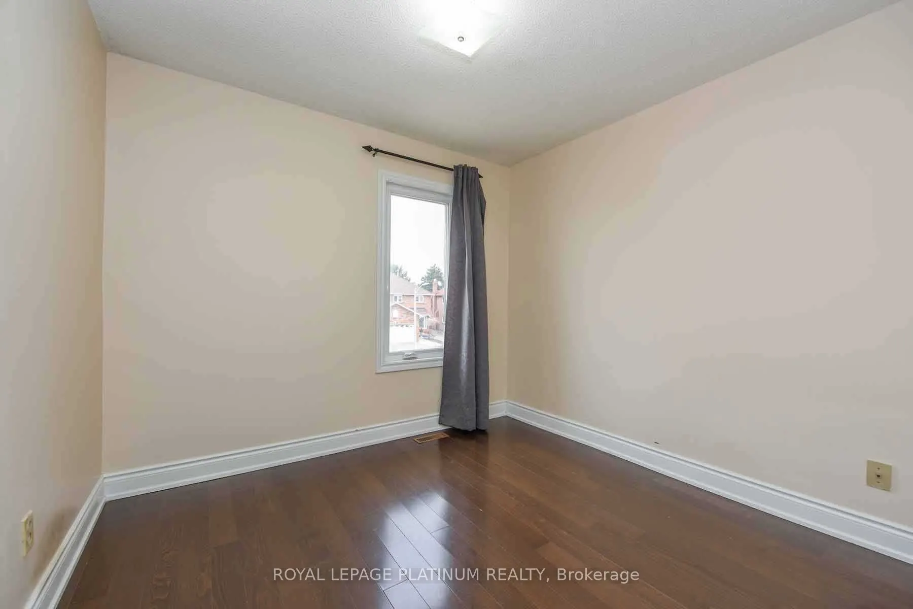 63 Lord Simcoe Drive