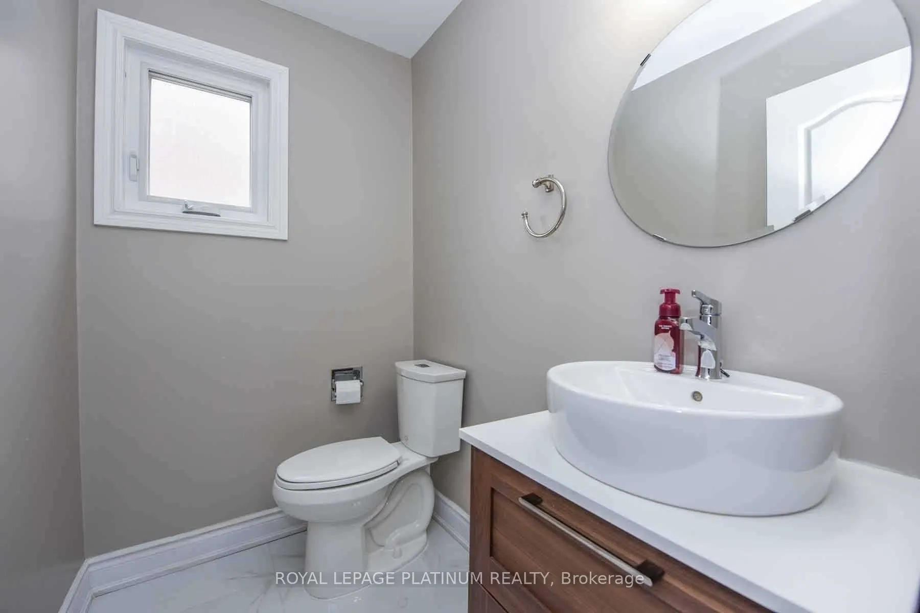 63 Lord Simcoe Drive