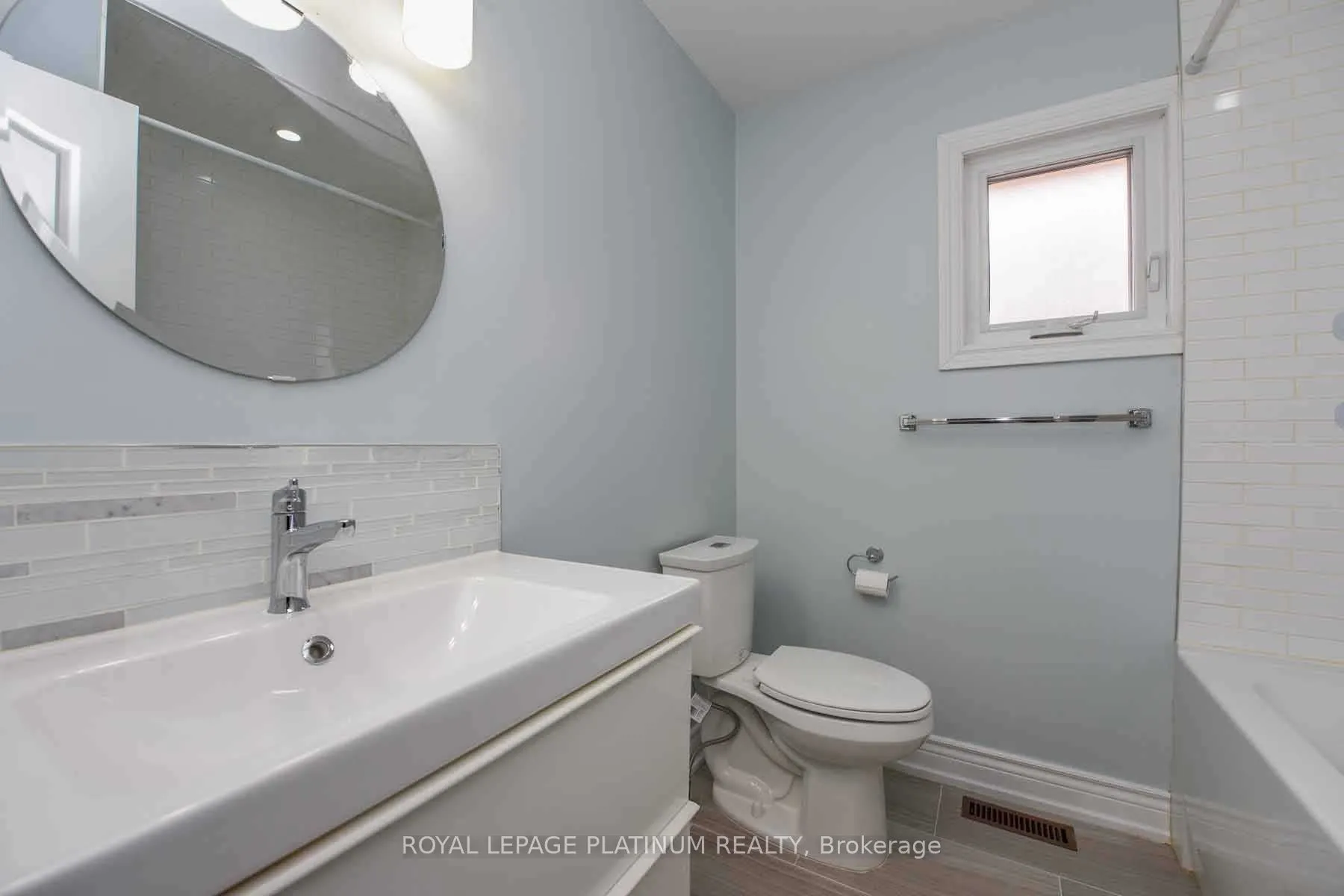 63 Lord Simcoe Drive