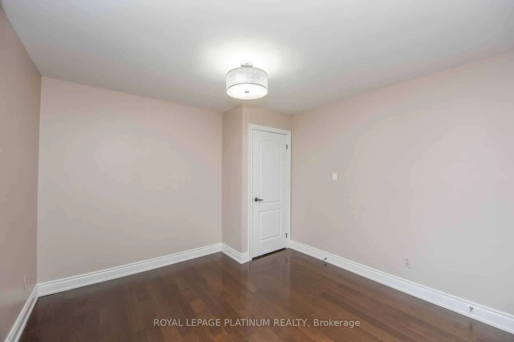 63 Lord Simcoe Drive