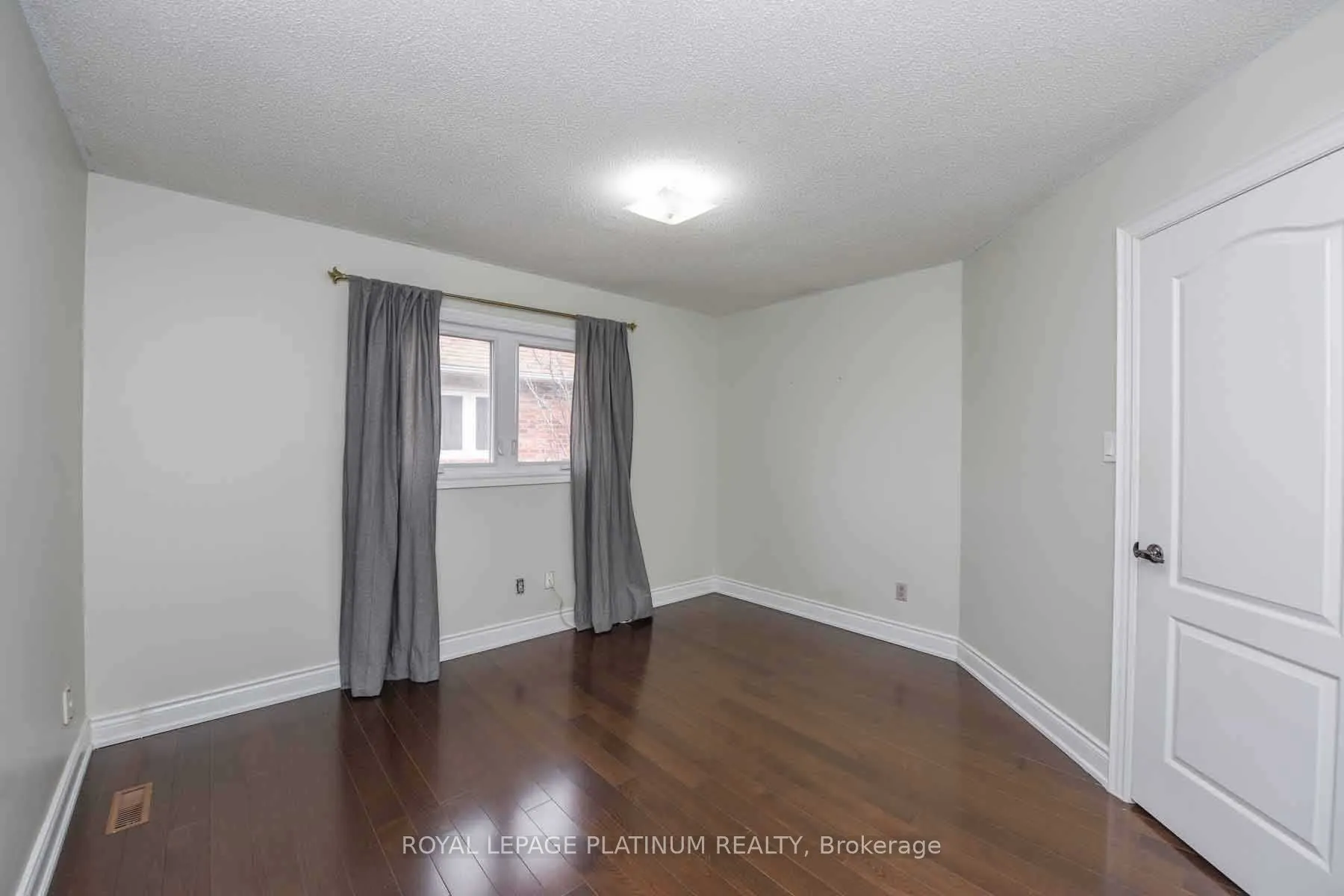 63 Lord Simcoe Drive
