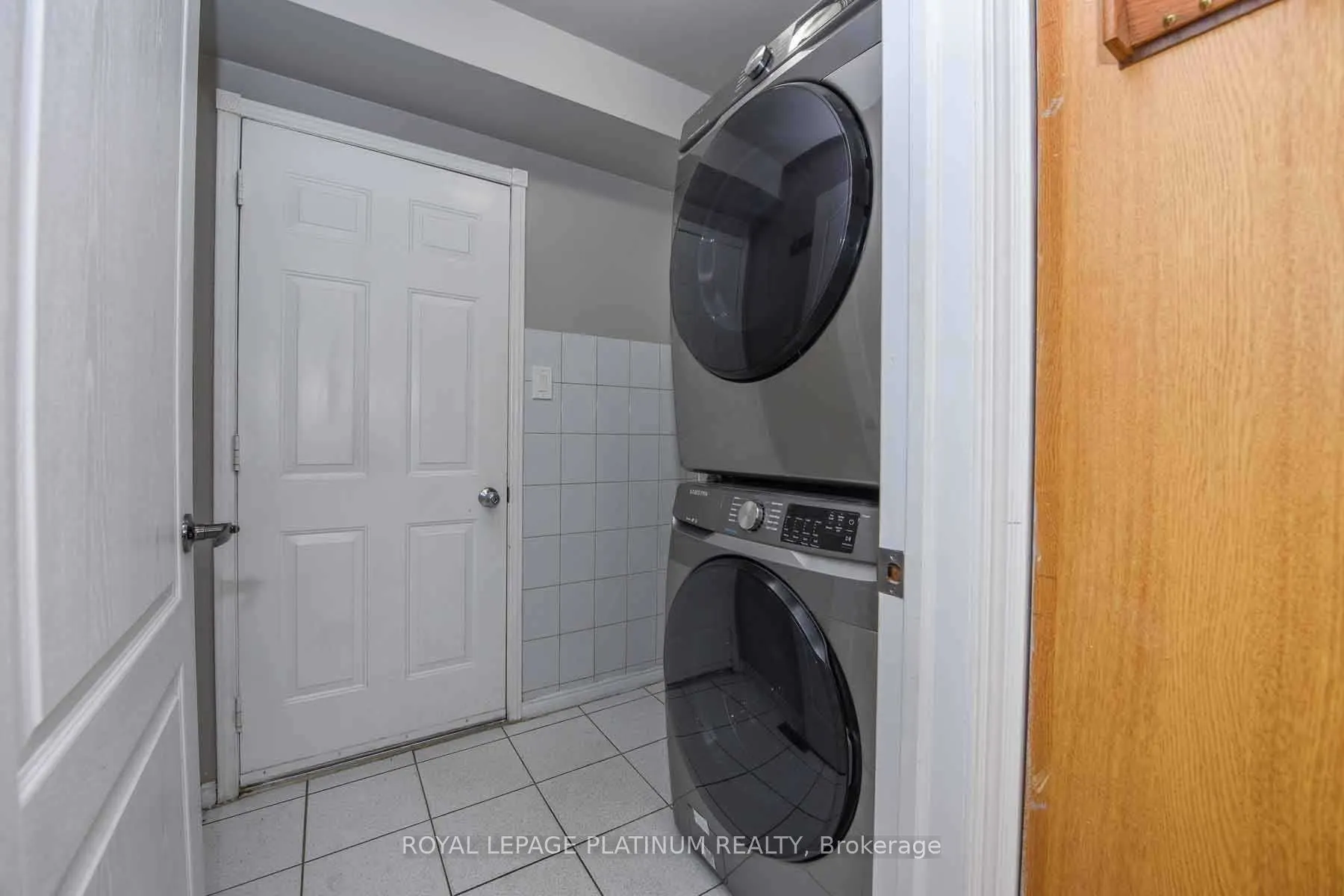 63 Lord Simcoe Drive