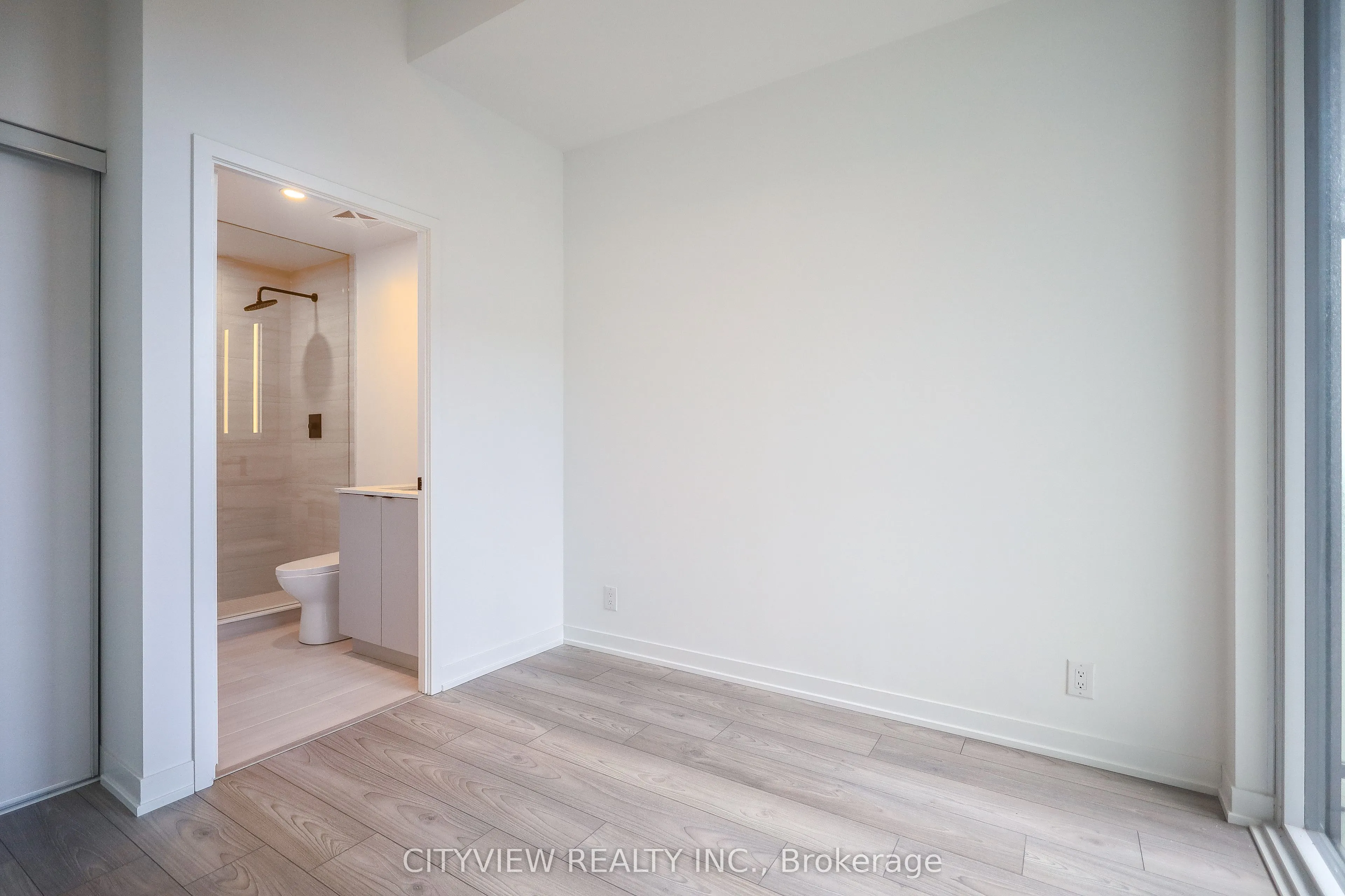 285 Dufferin Street #1127