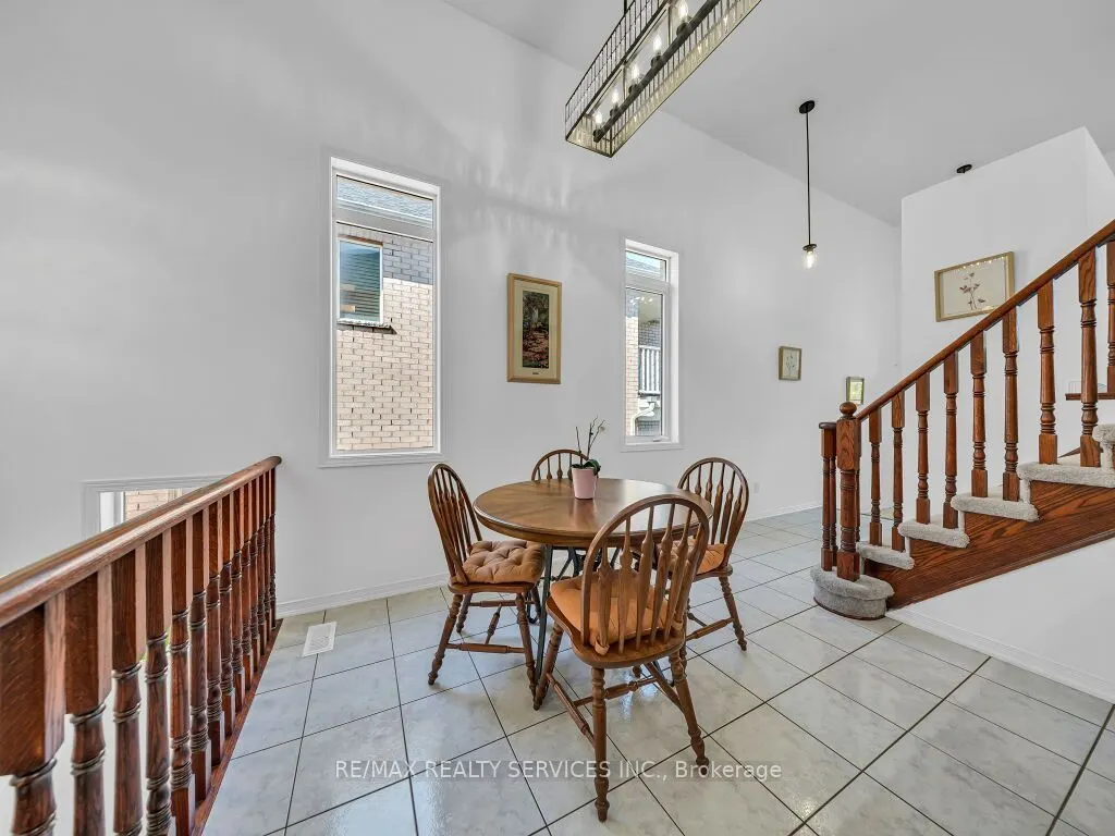 101 River Rock Crescent