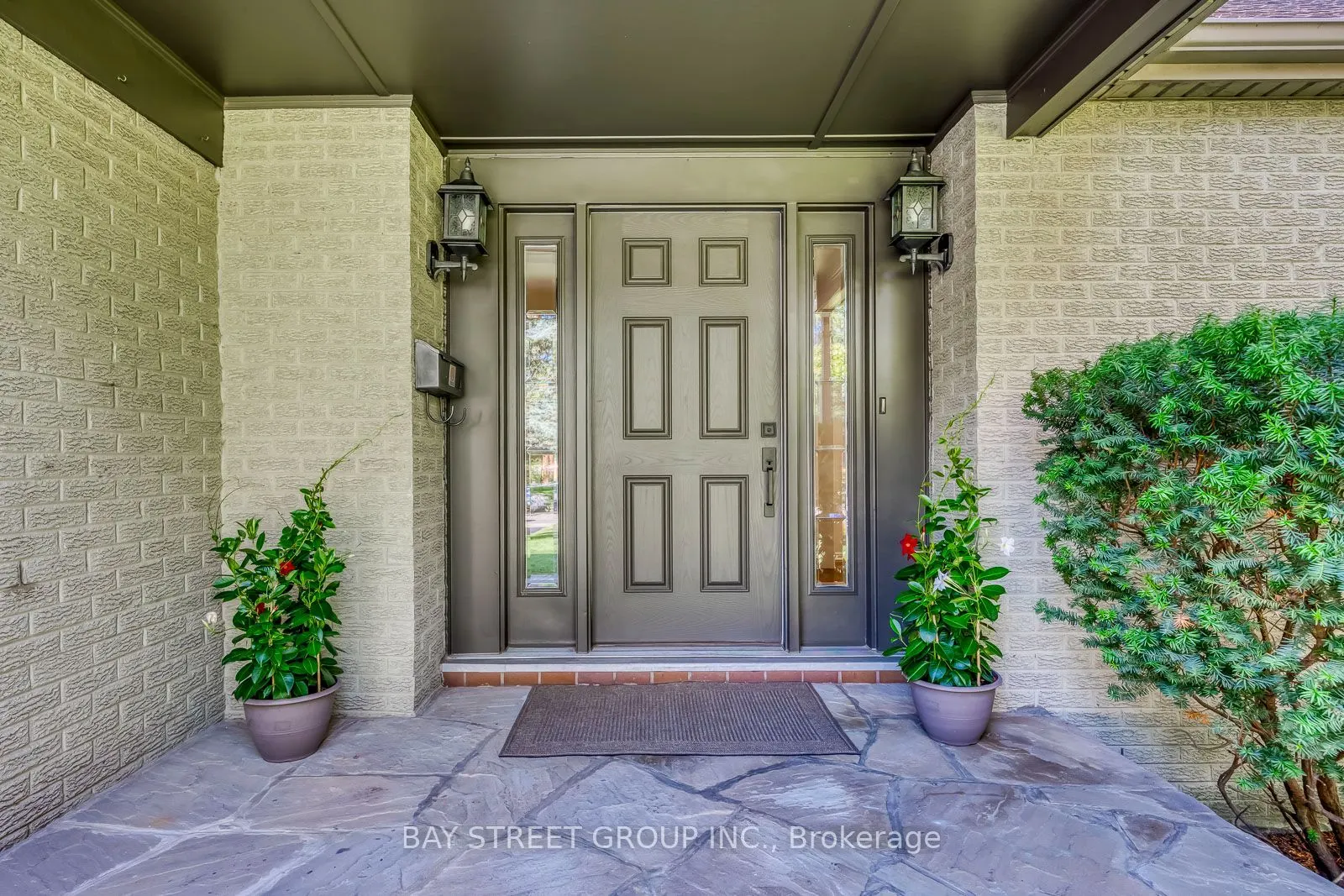 2234 Bennington Gate