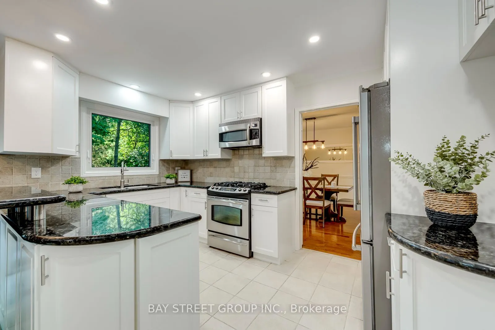2234 Bennington Gate