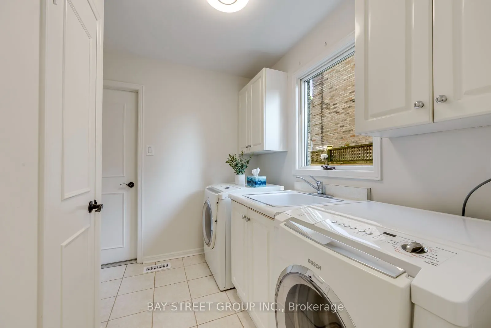 2234 Bennington Gate