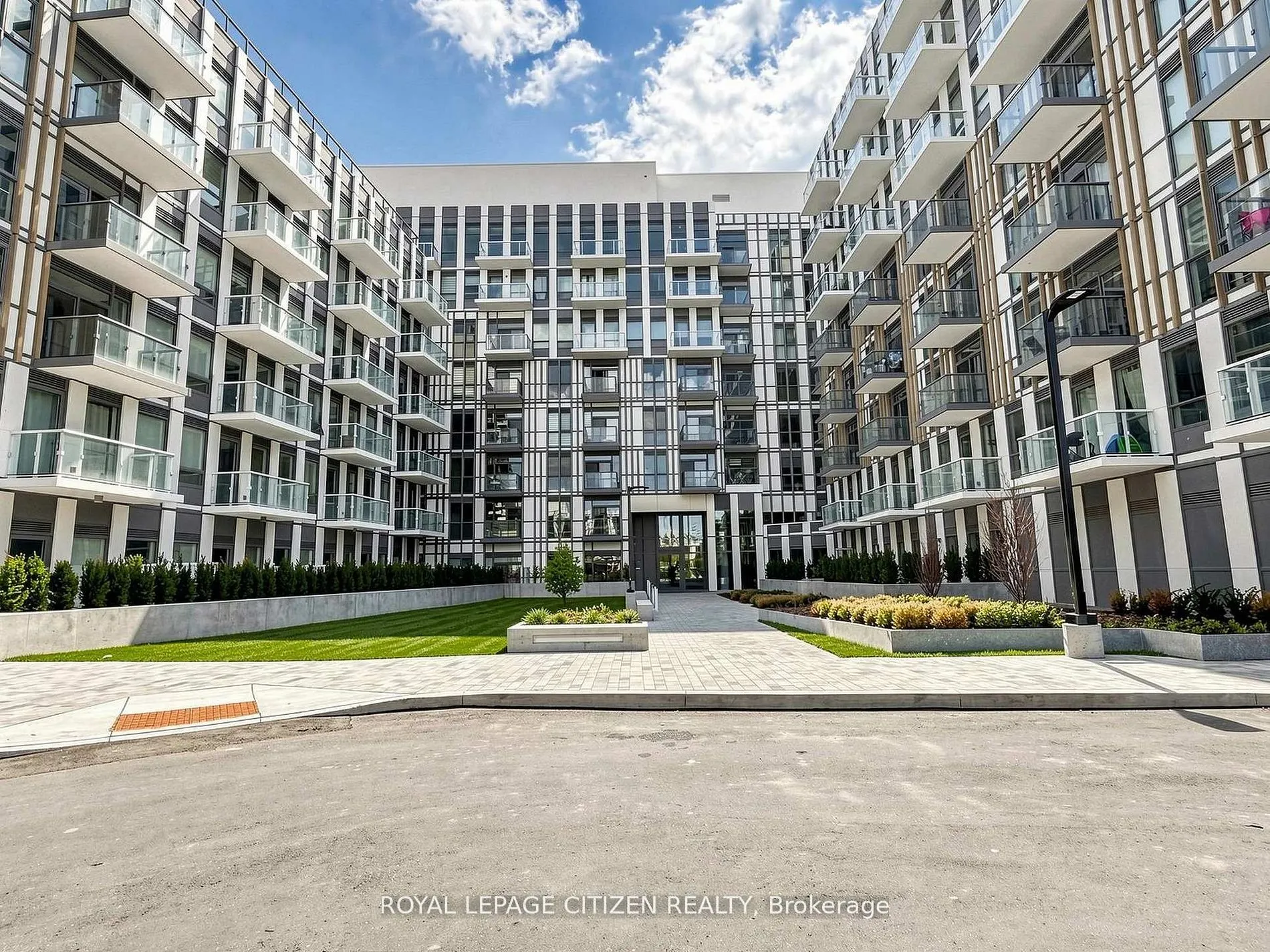 1005 Dundas Street #142