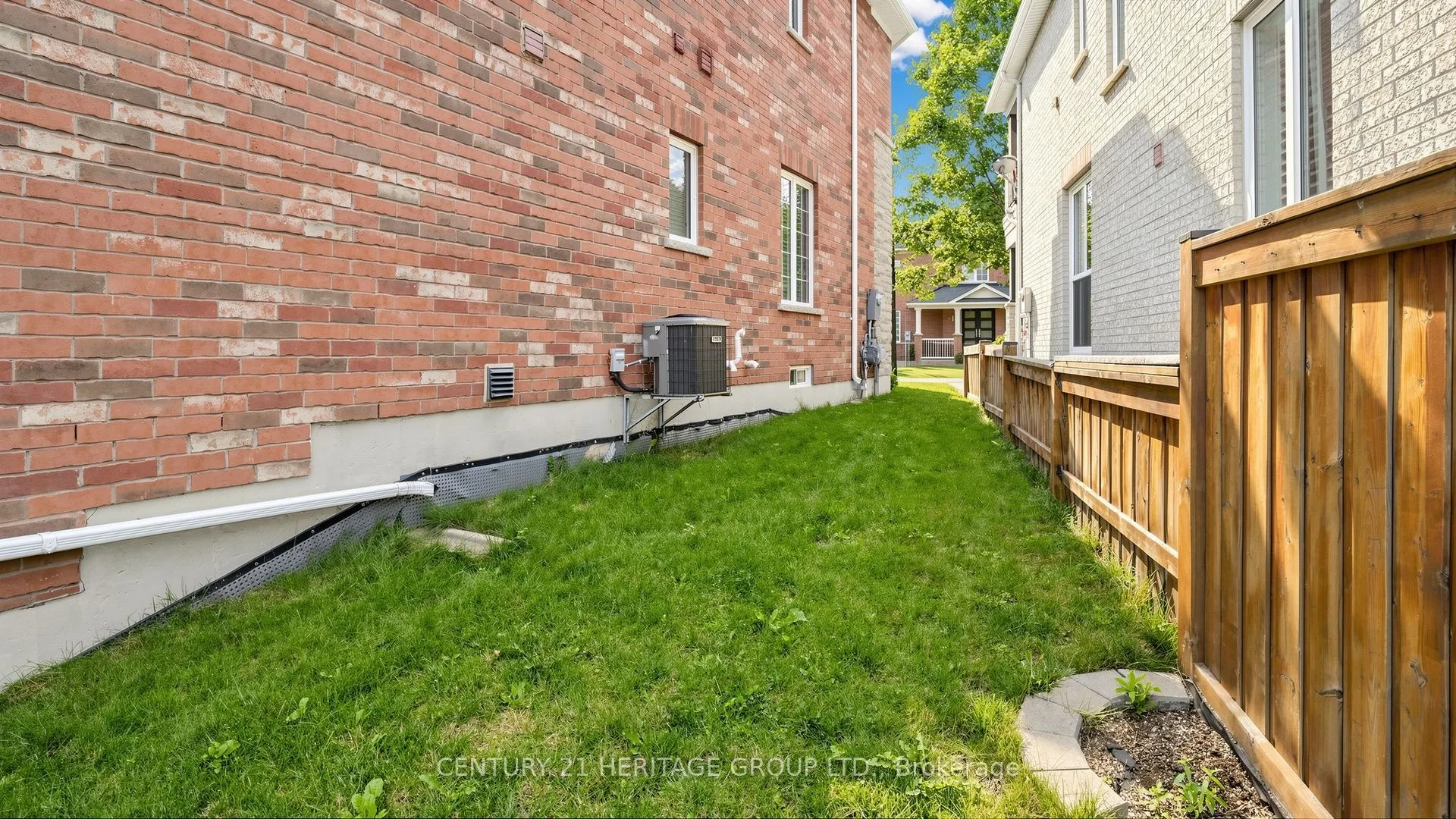 1491 Haws Crescent