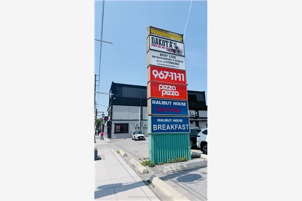 2814 Lakeshore Boulevard W