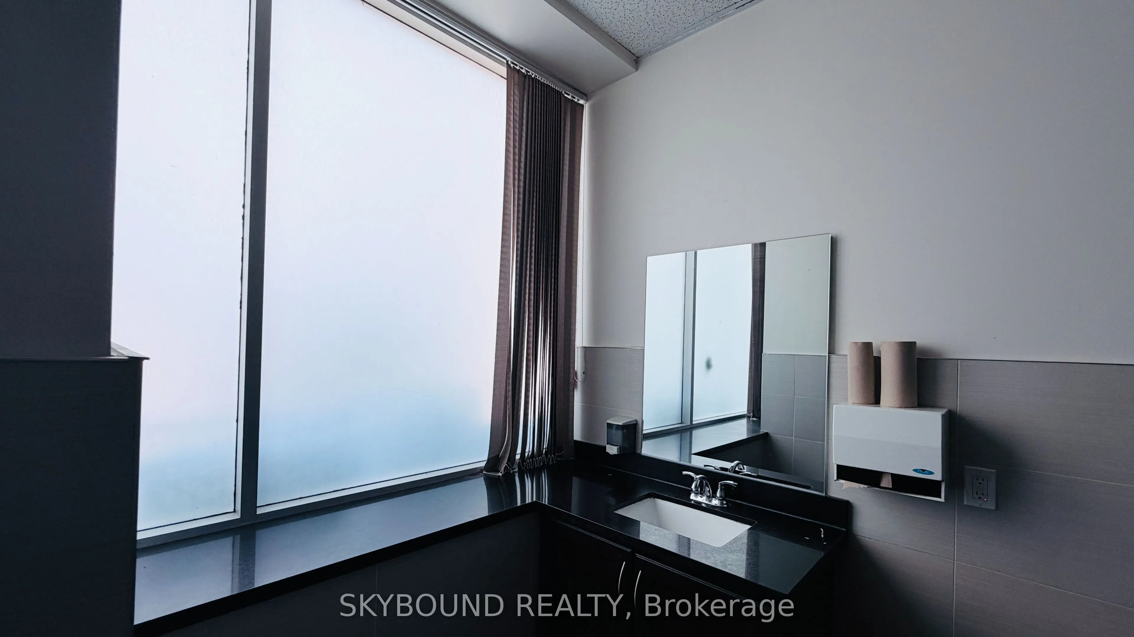 2814 Lakeshore Boulevard W #2