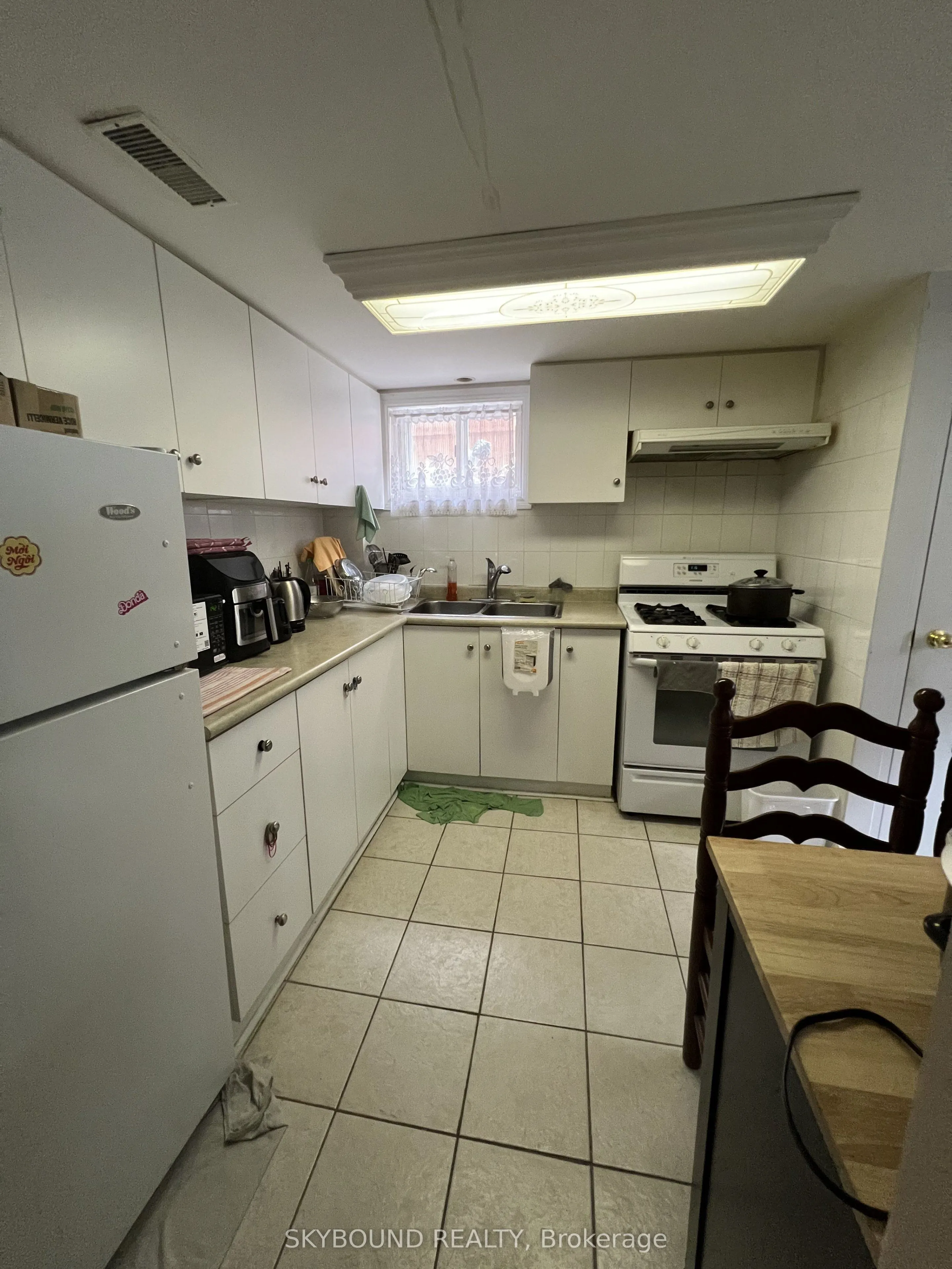 33 Bradstock Road
