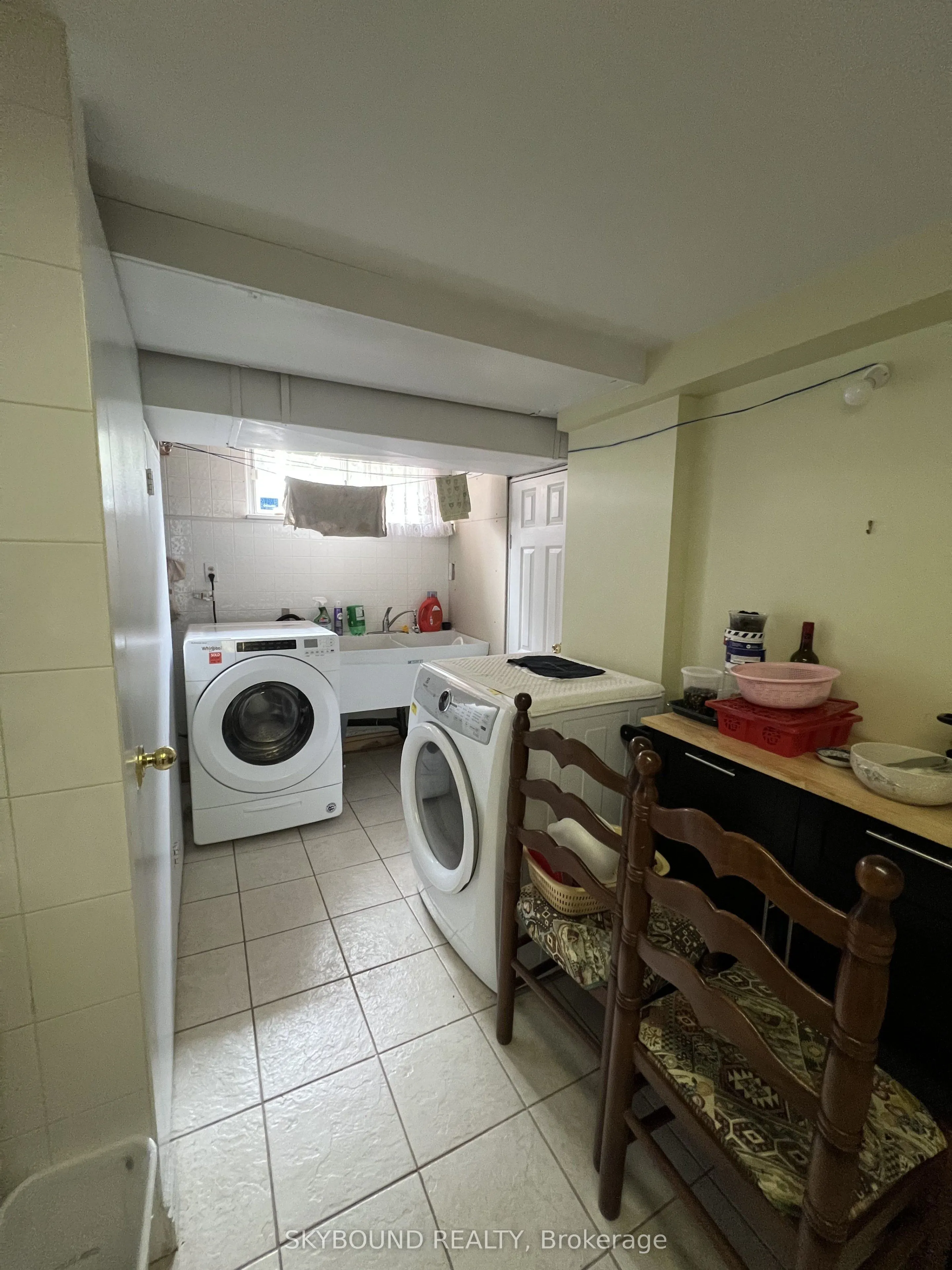 33 Bradstock Road