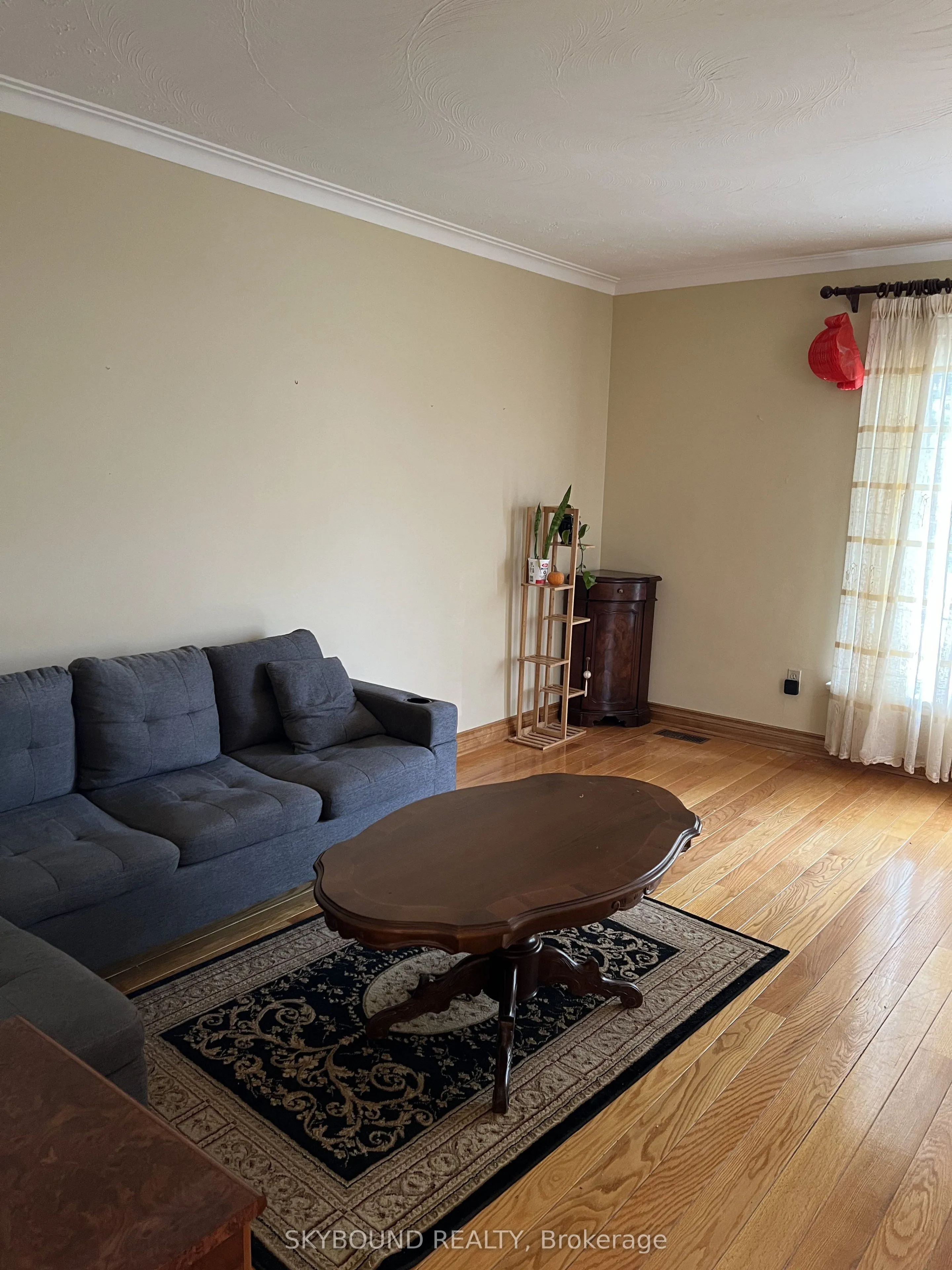 33 Bradstock Road