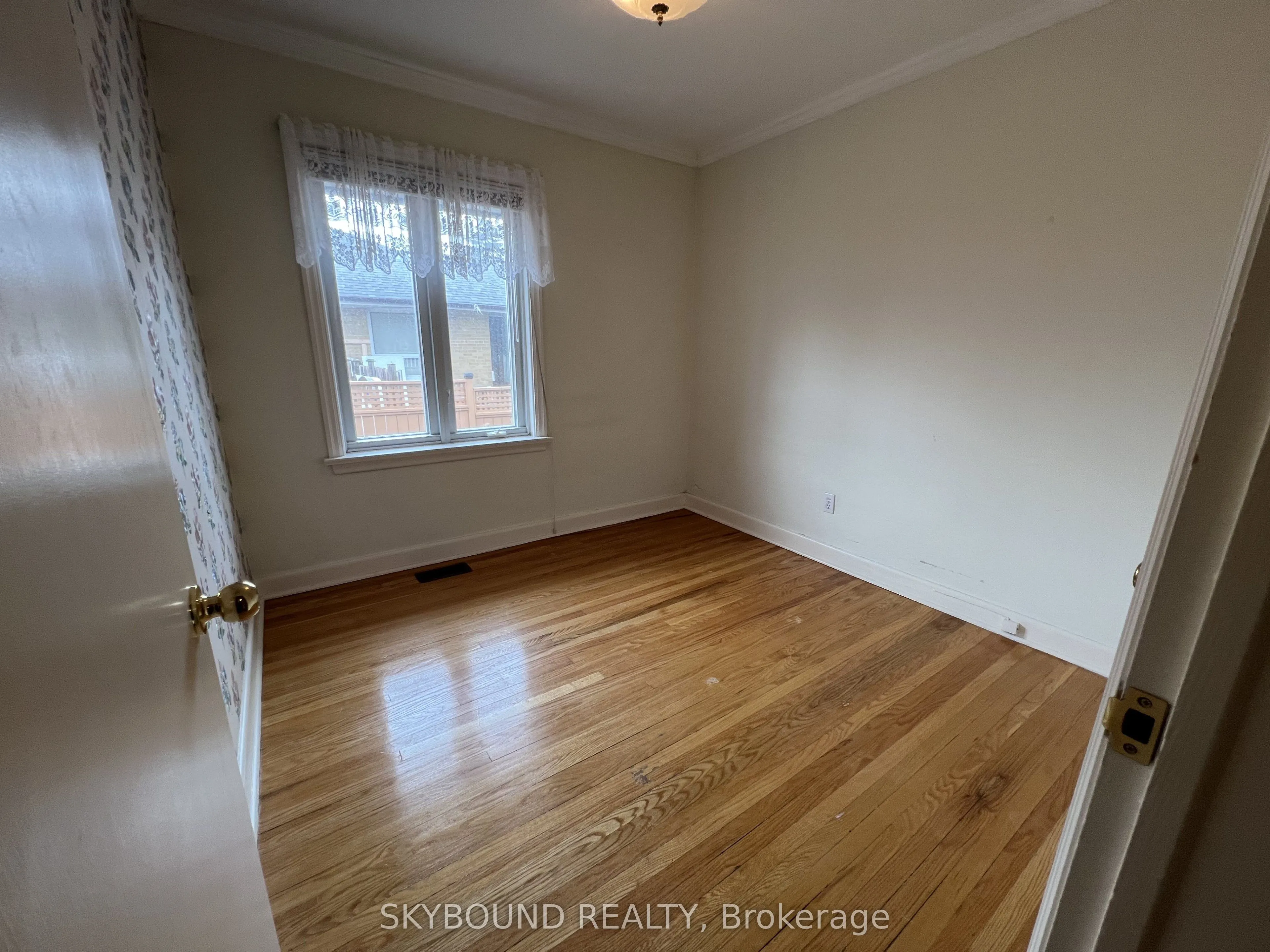 33 Bradstock Road