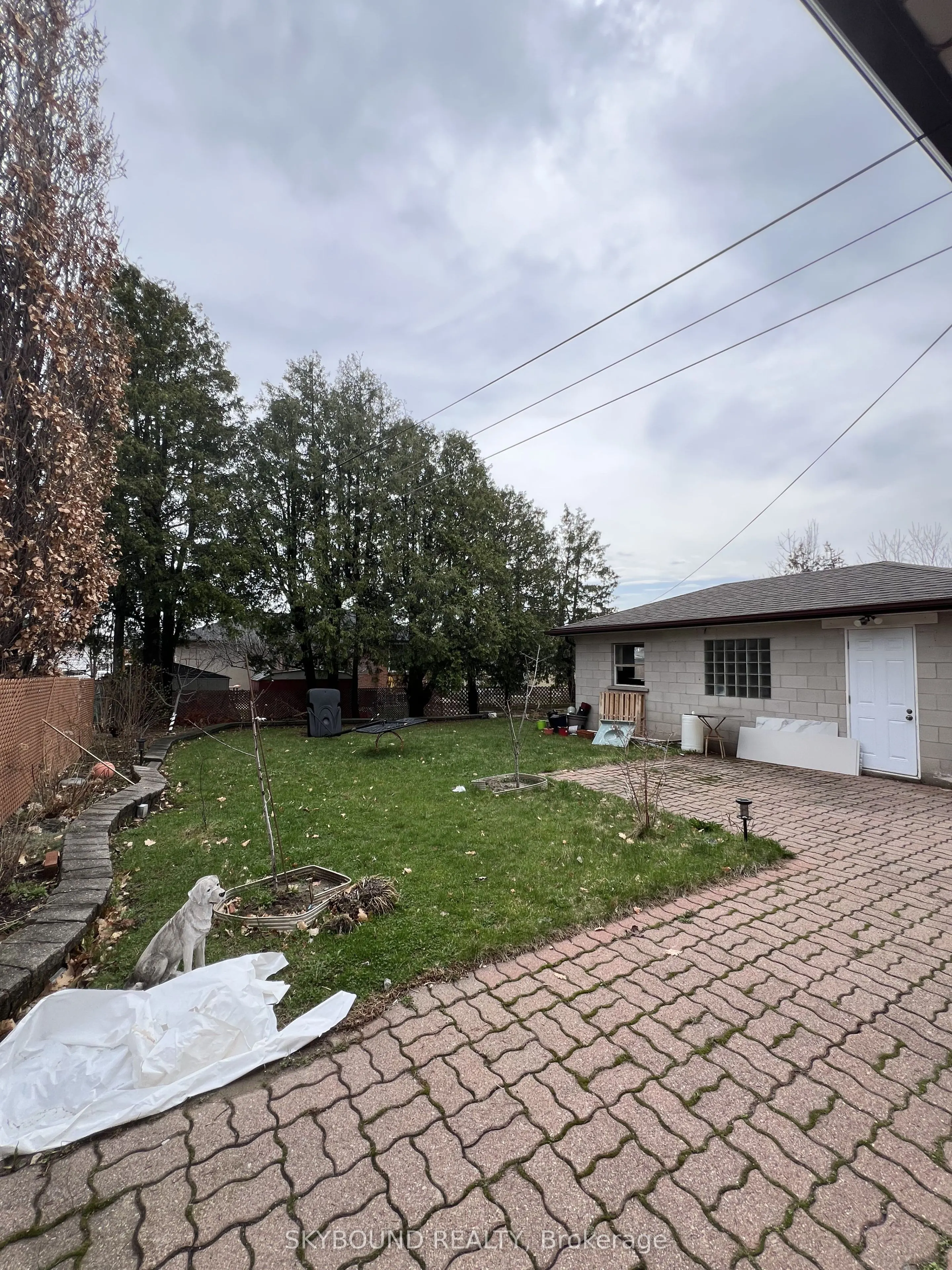 33 Bradstock Road