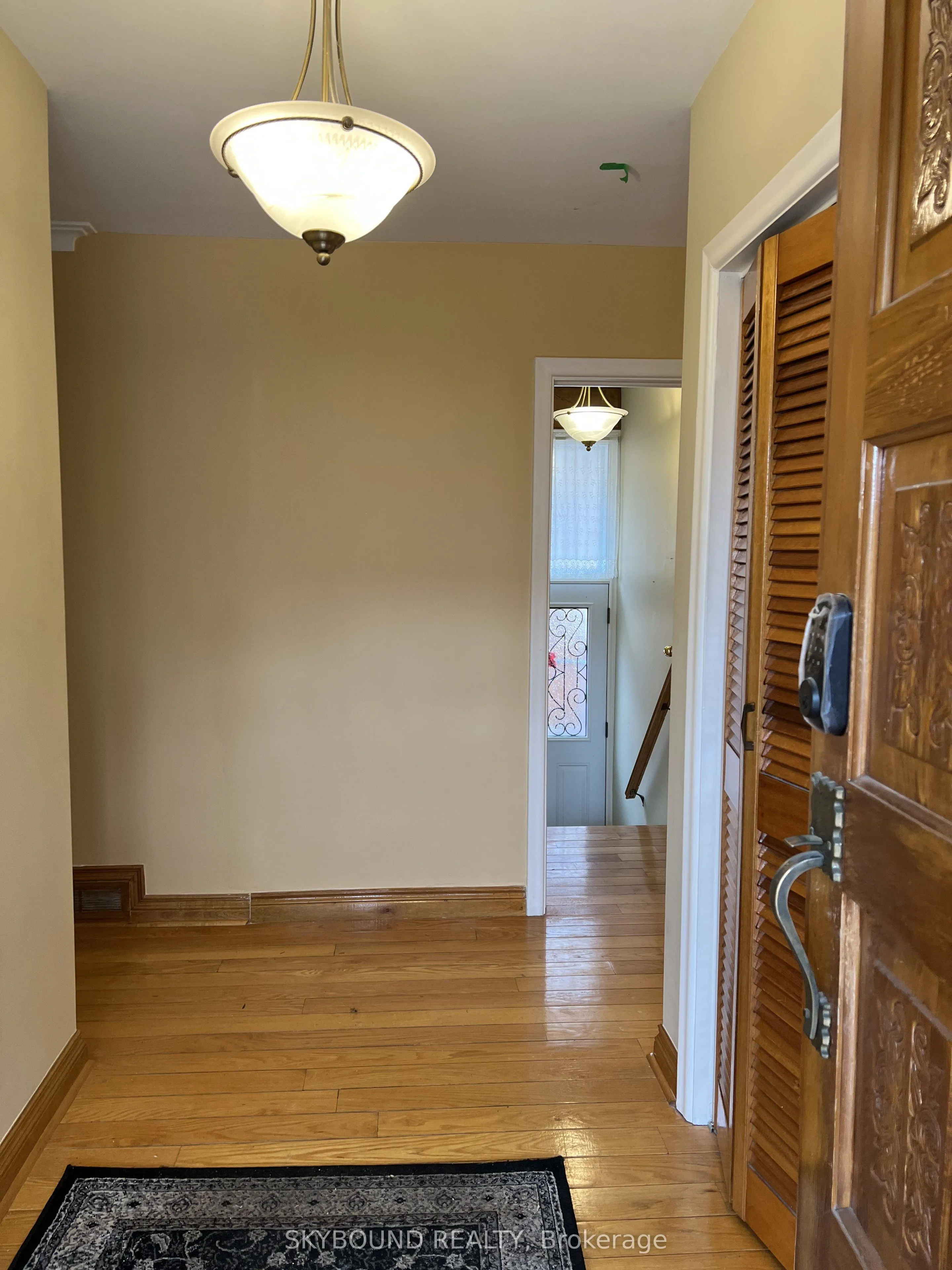 33 Bradstock Road