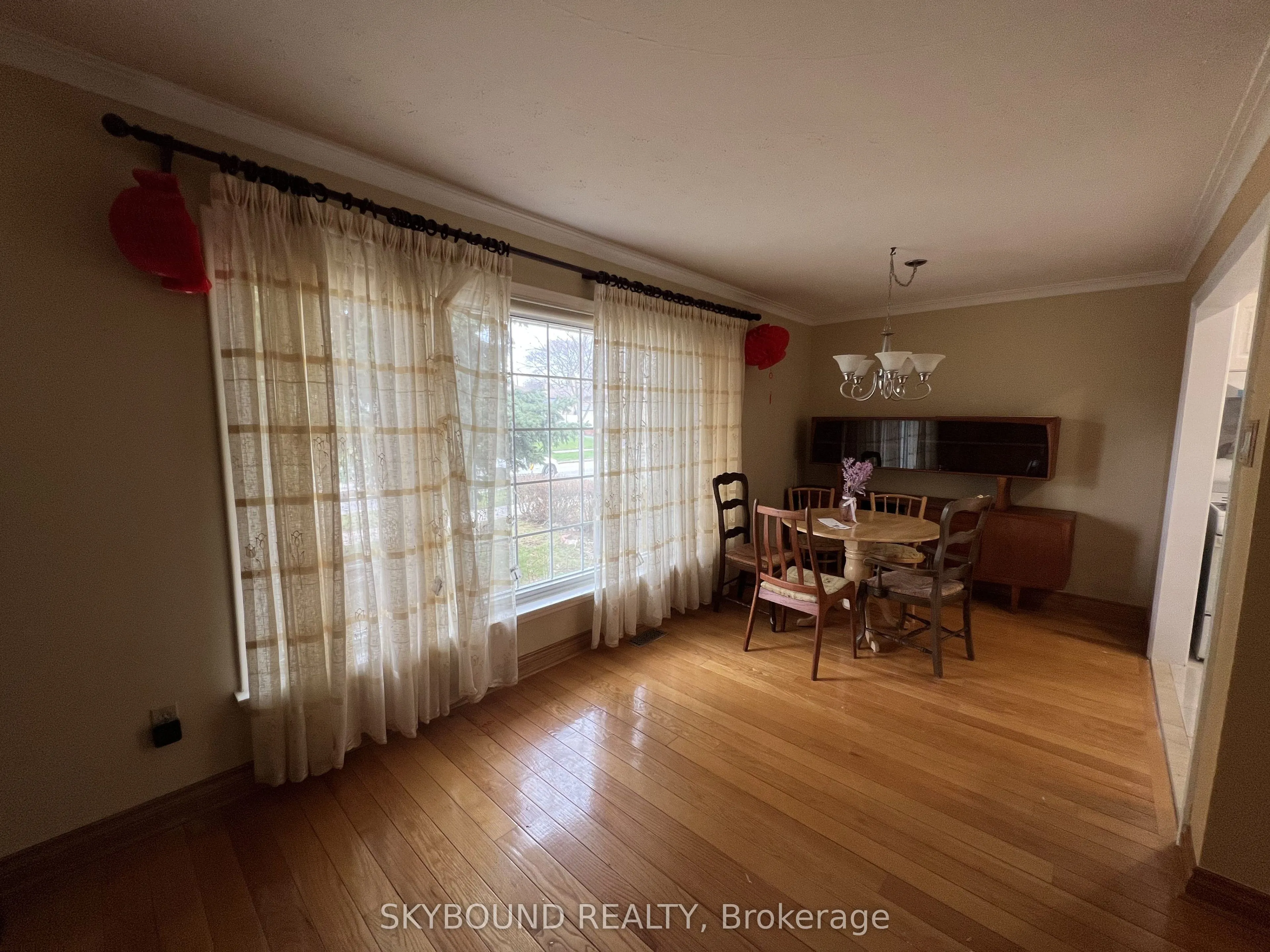 33 Bradstock Road