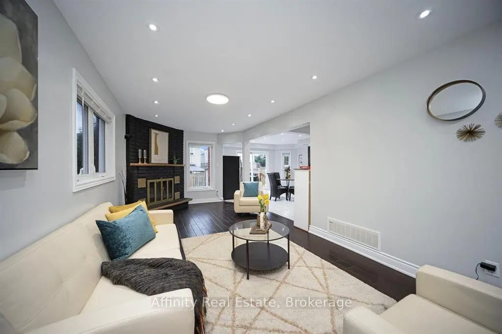 692 Huntington Ridge Drive