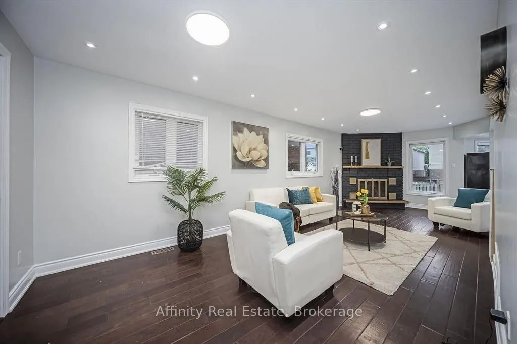 692 Huntington Ridge Drive