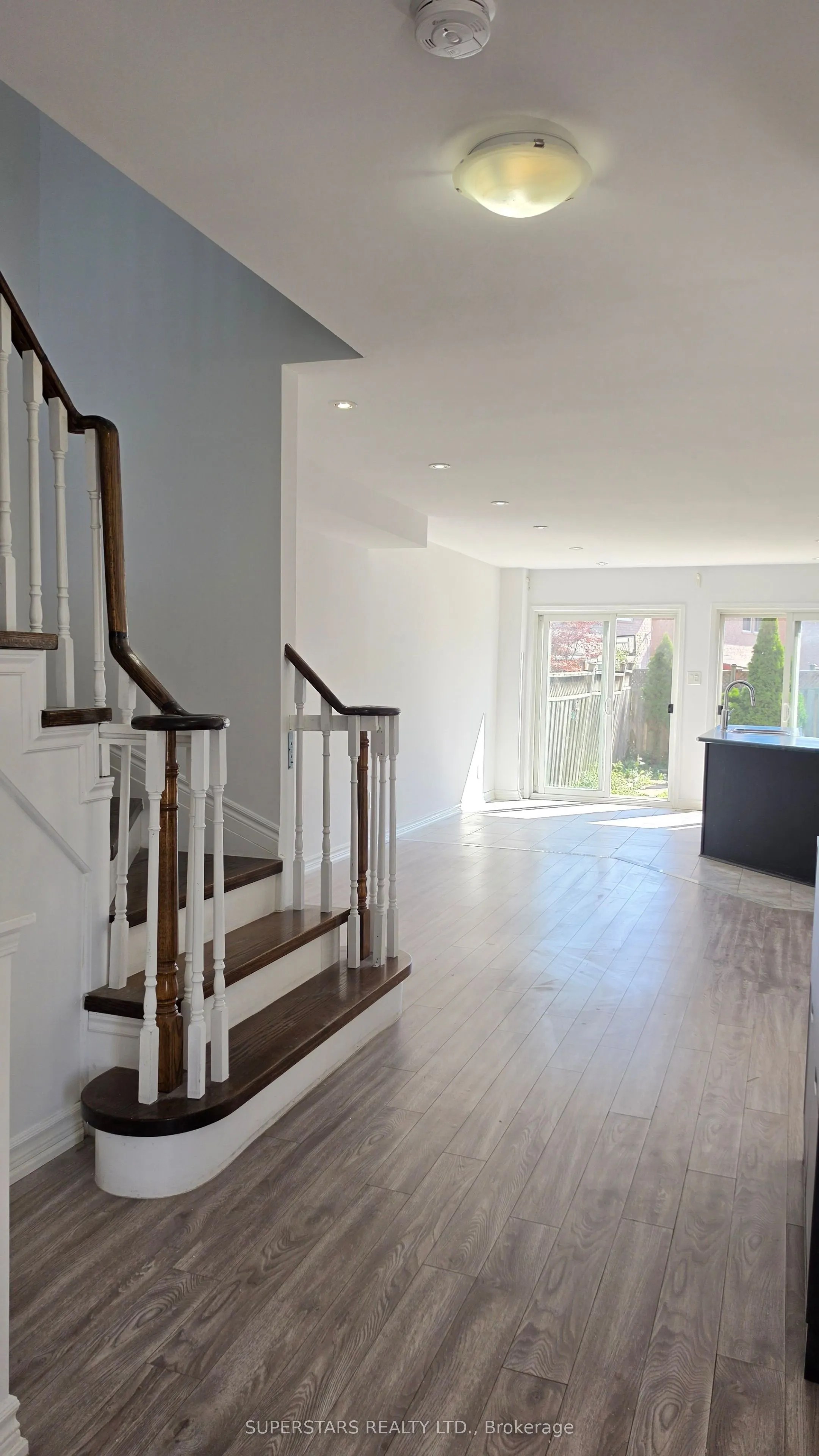 1200 Foxglove Place
