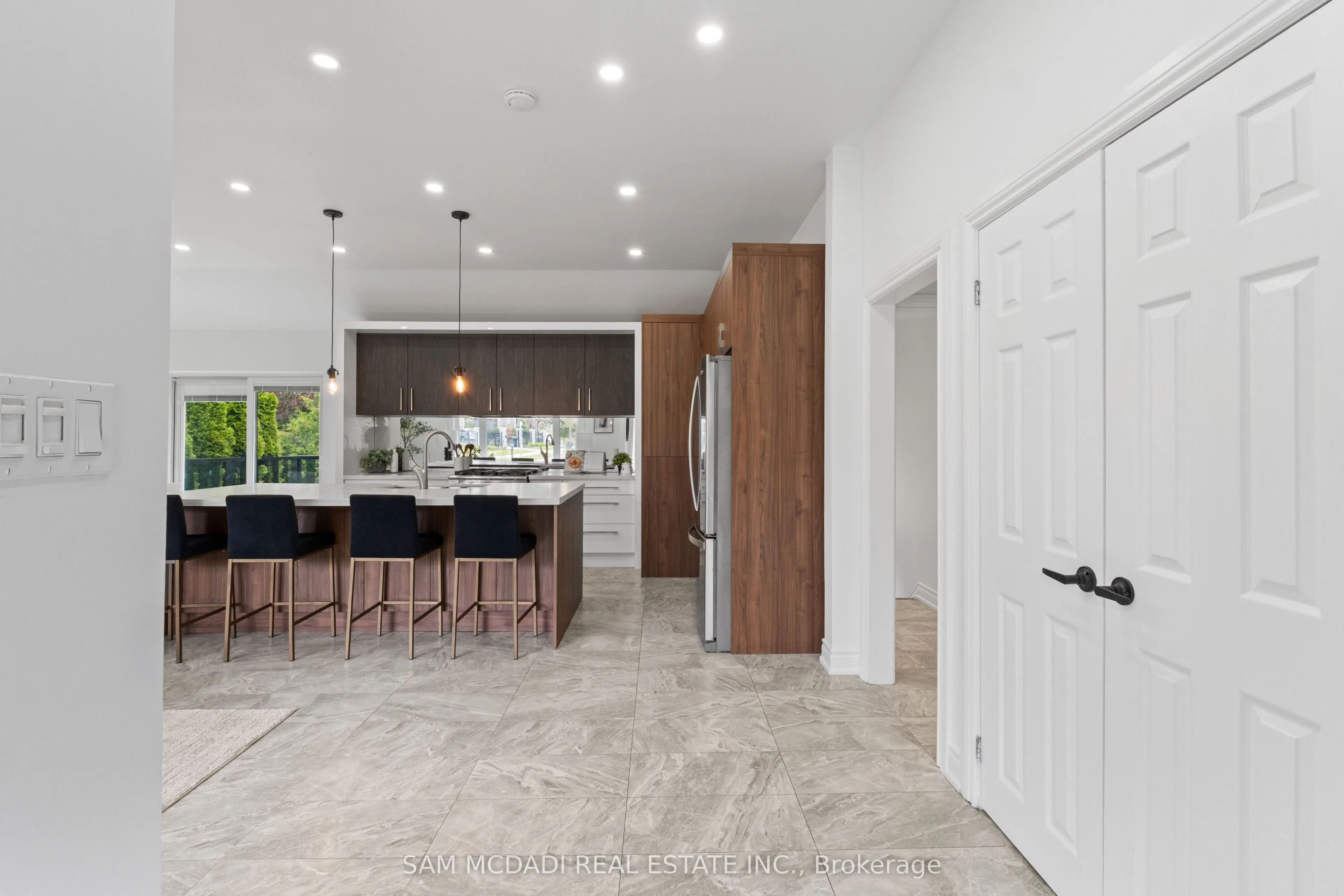 927 Ingersoll Court